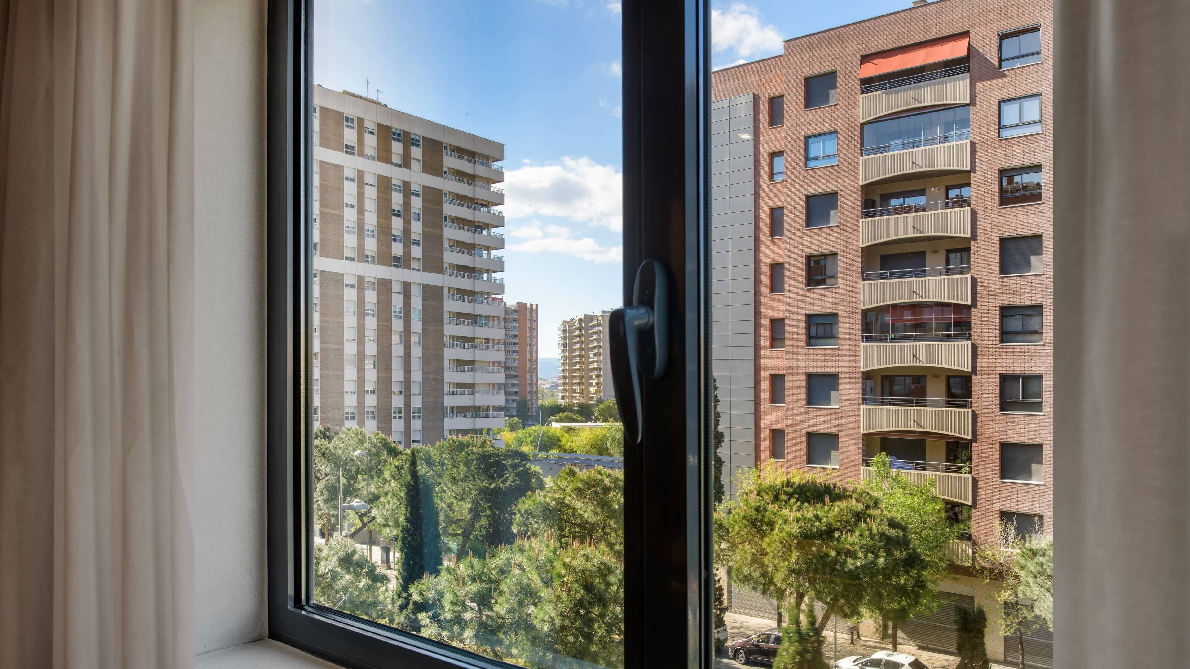 Standard Twin - Image 2