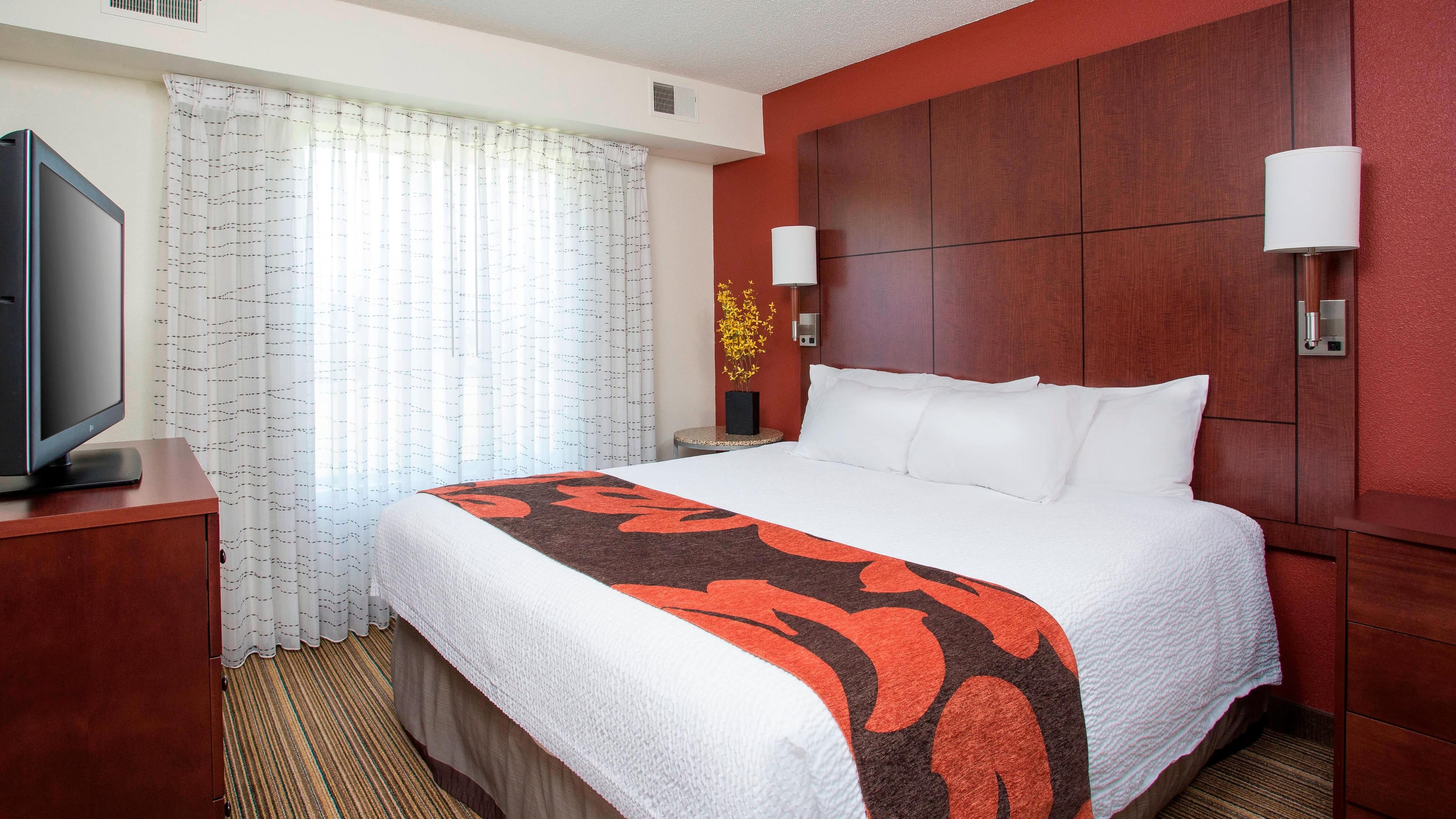 1 Bedroom Suite - Image 2