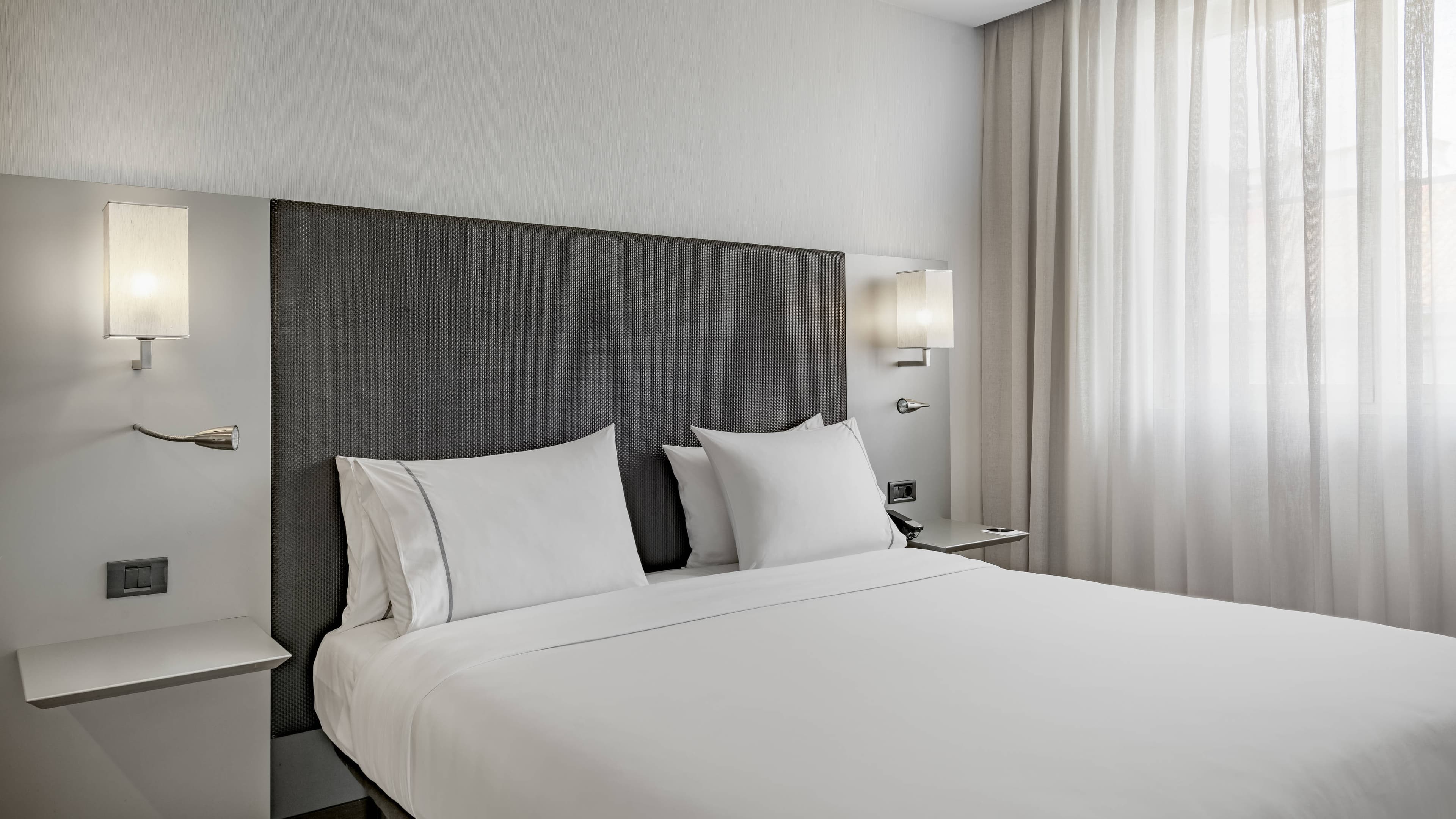 Standard Queen - Image 1