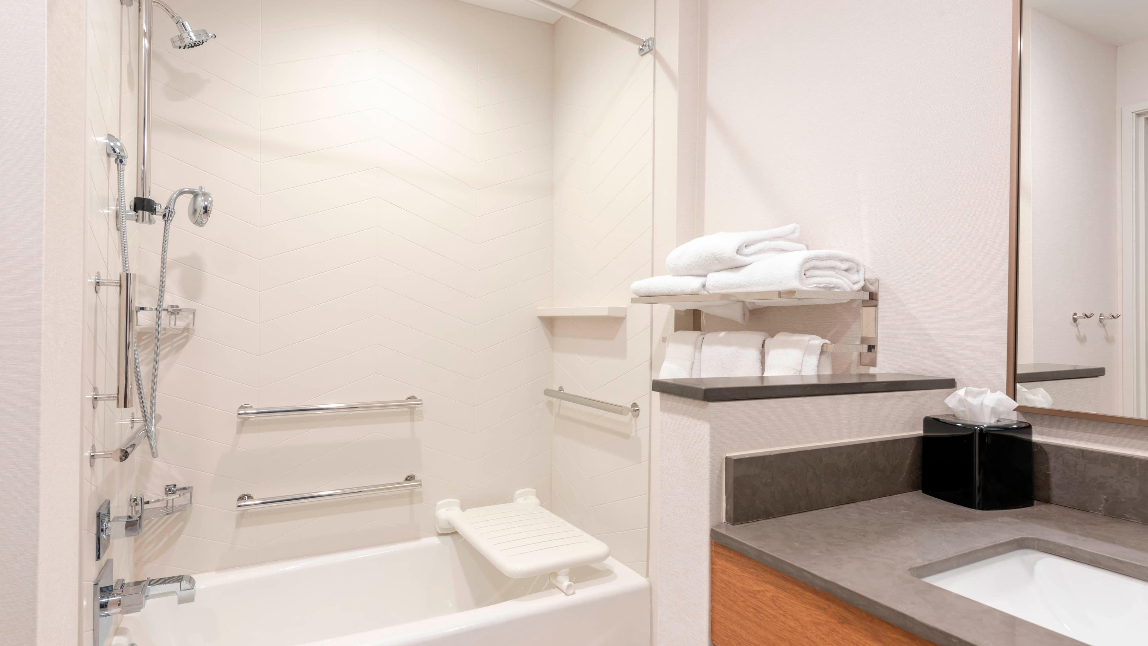 King Guest Room - Image 6