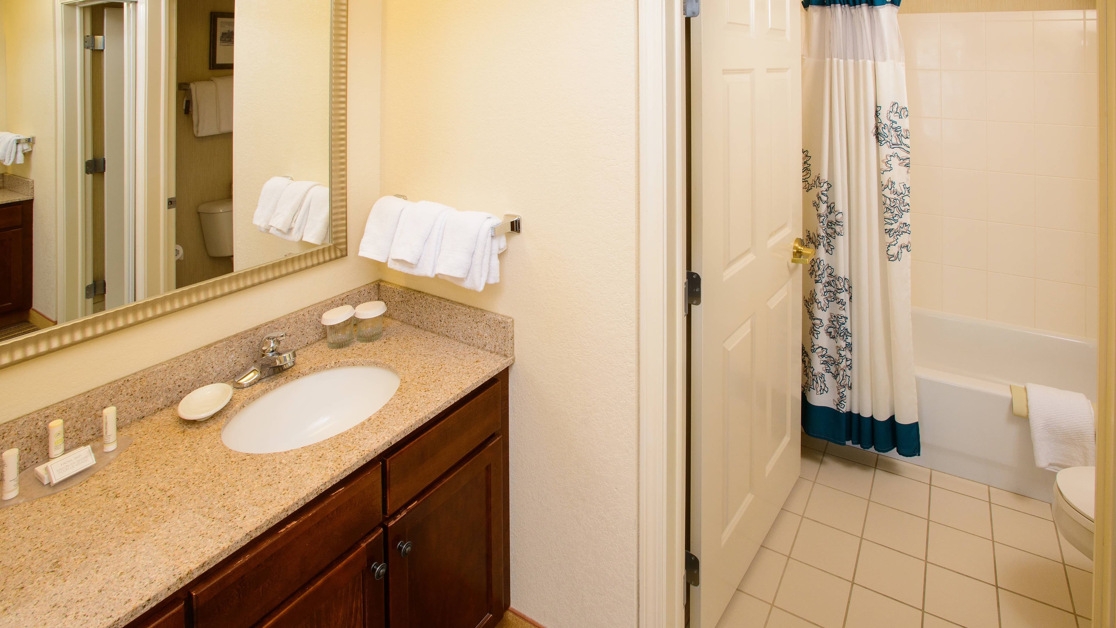 1 Bedroom Suite - Image 4