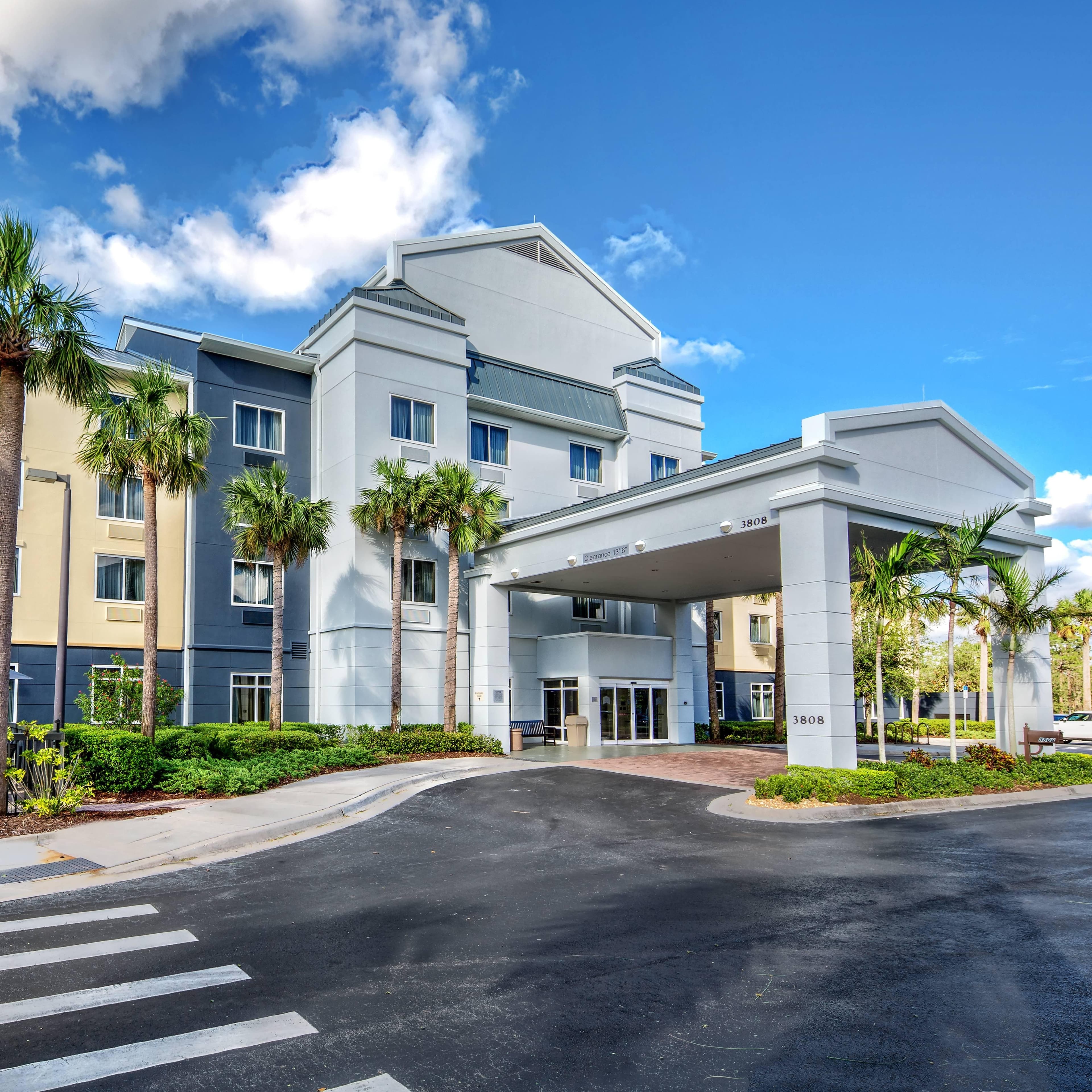 Fairfield Inn & Suites Naples
