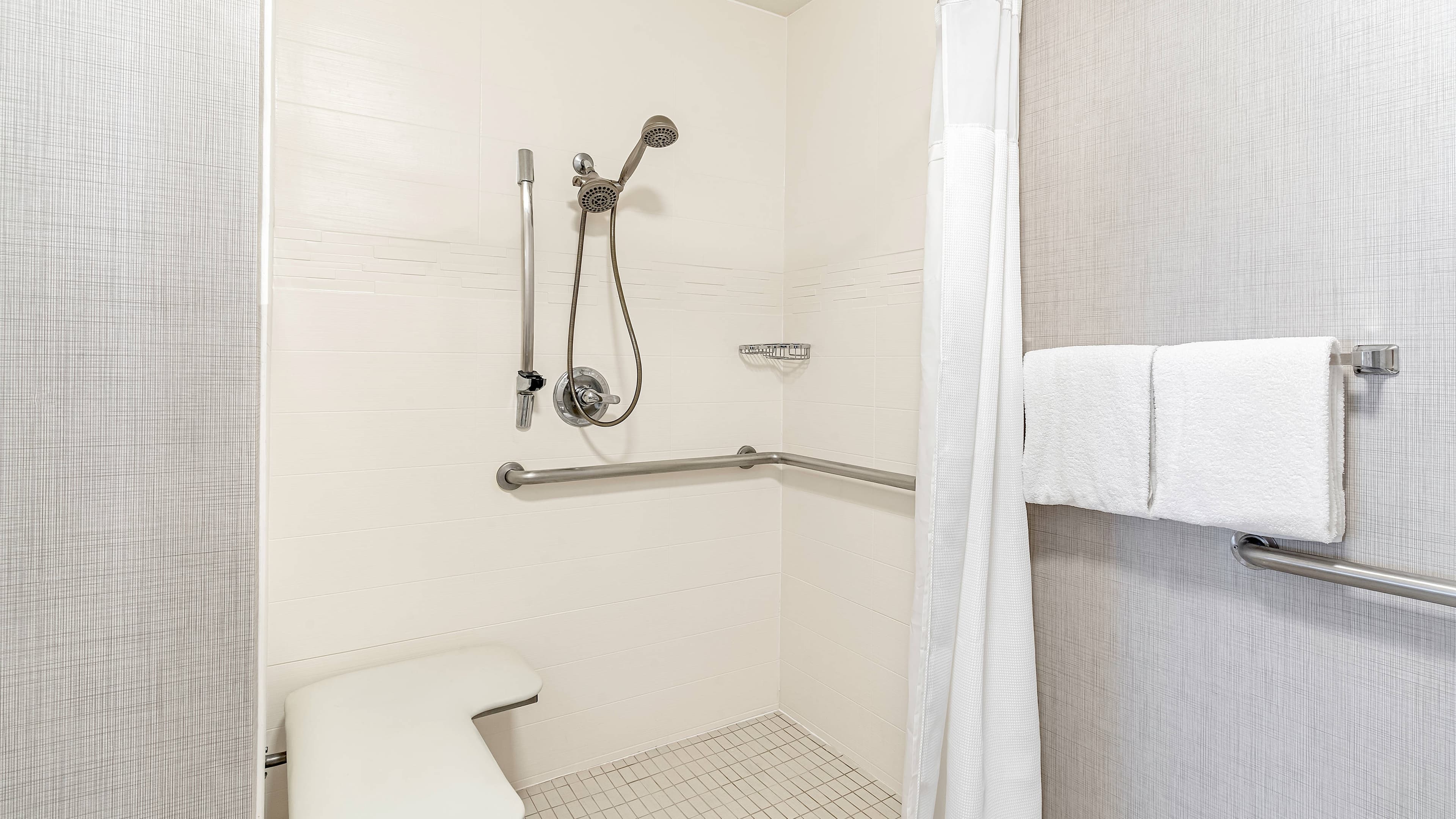 1 Bedroom Suite - Image 7