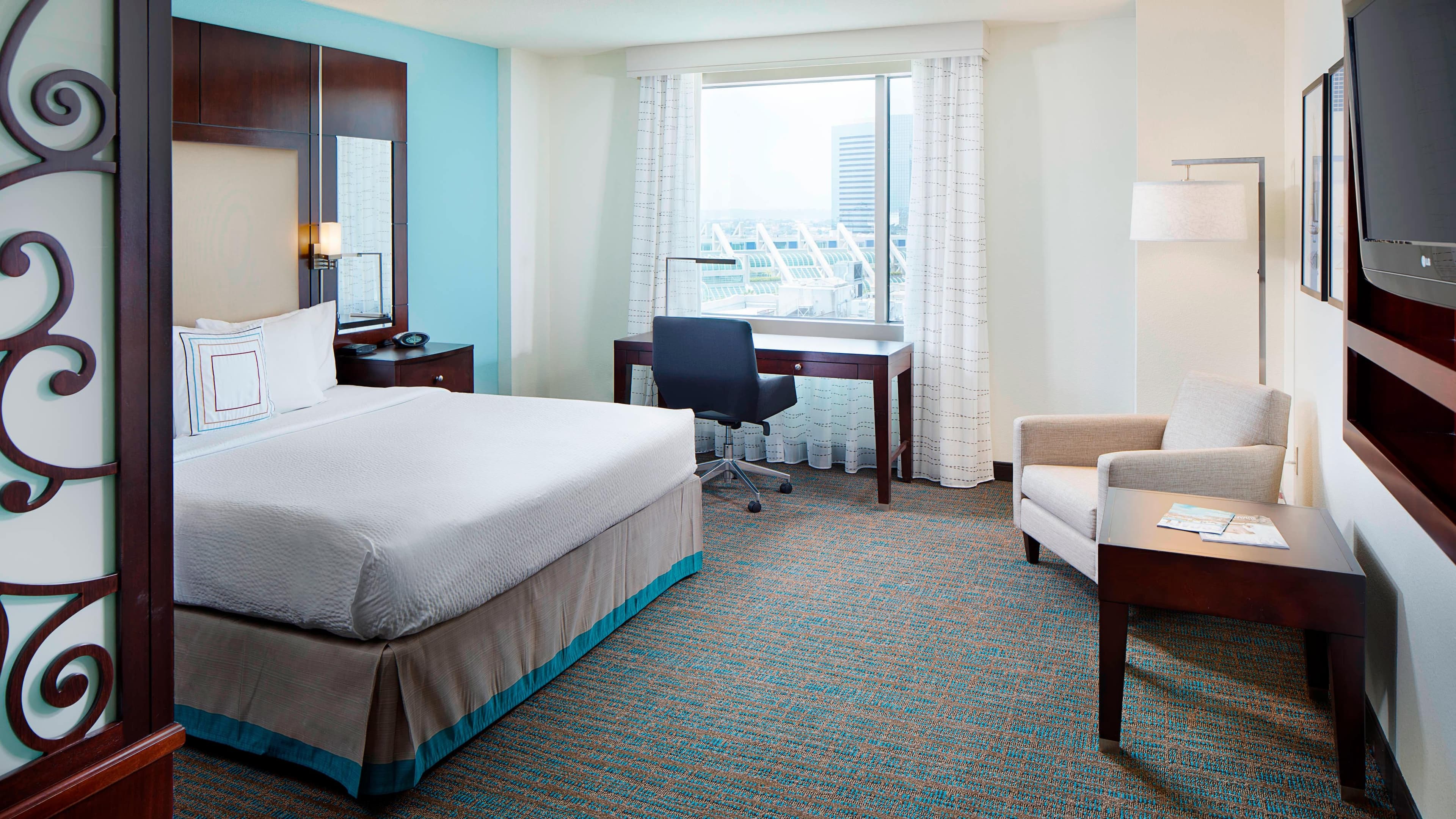 Queen Studio - Image 1