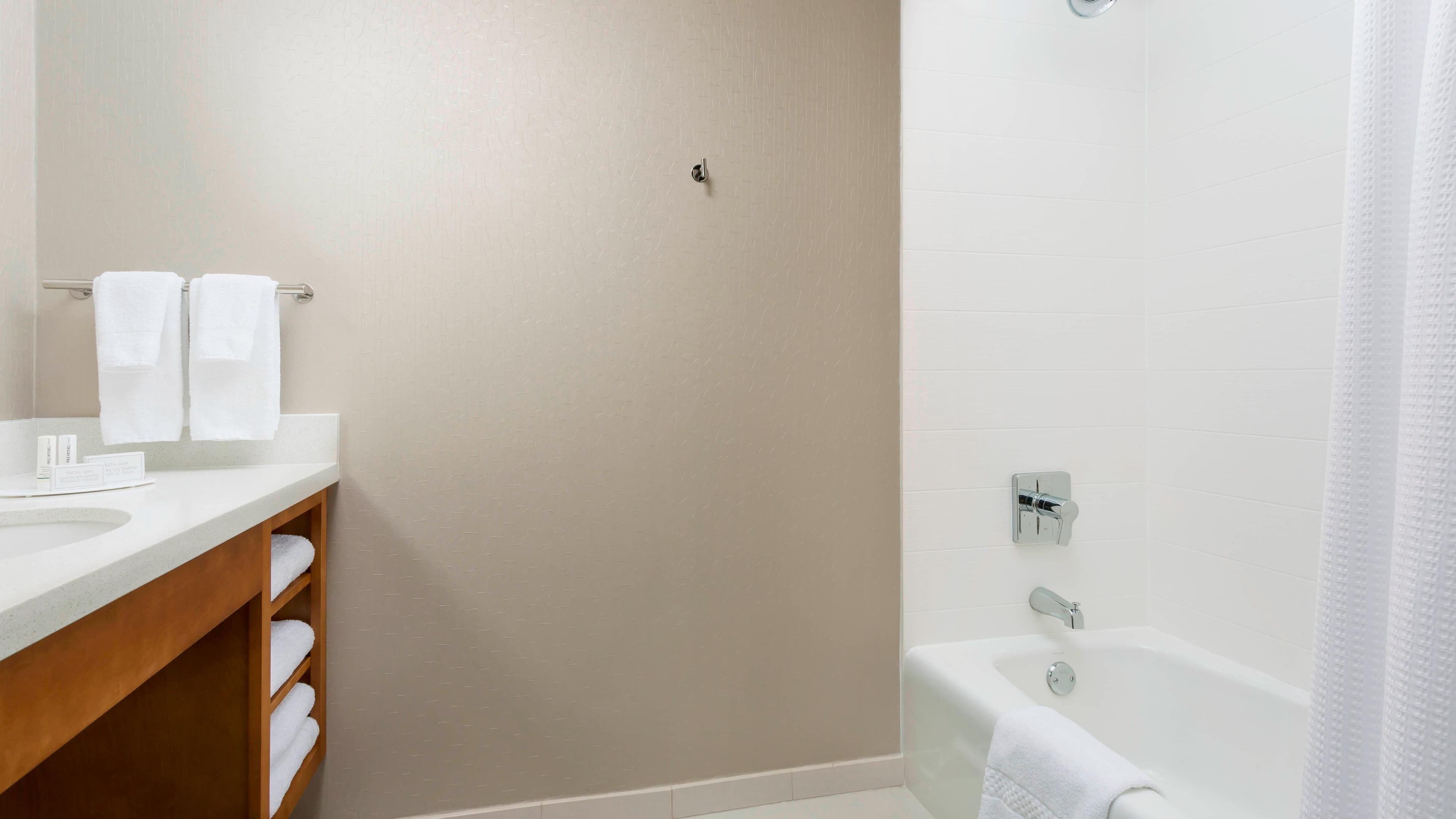 2 Queen Studio - Image 8