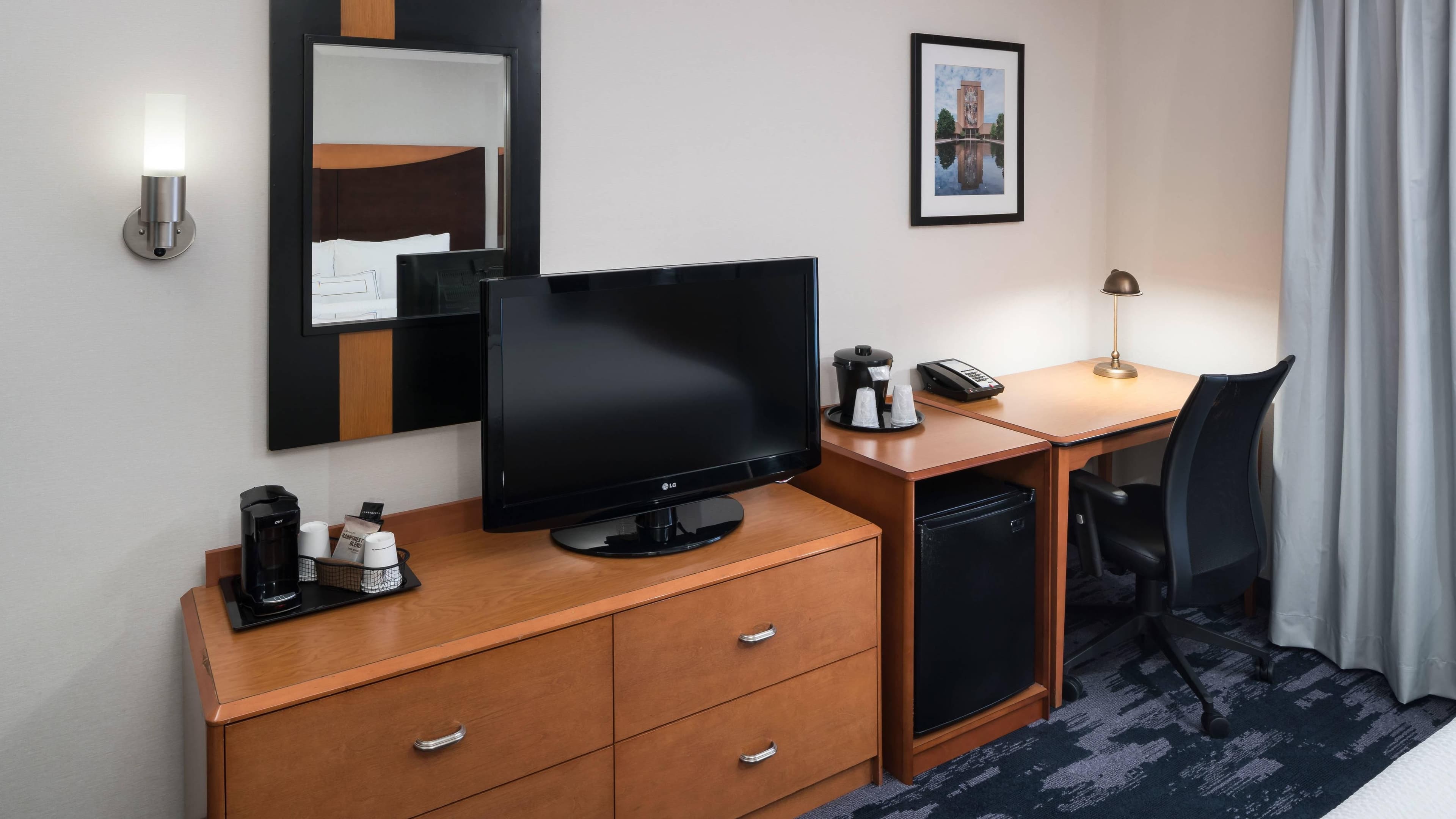 1 King Bed - Image 2