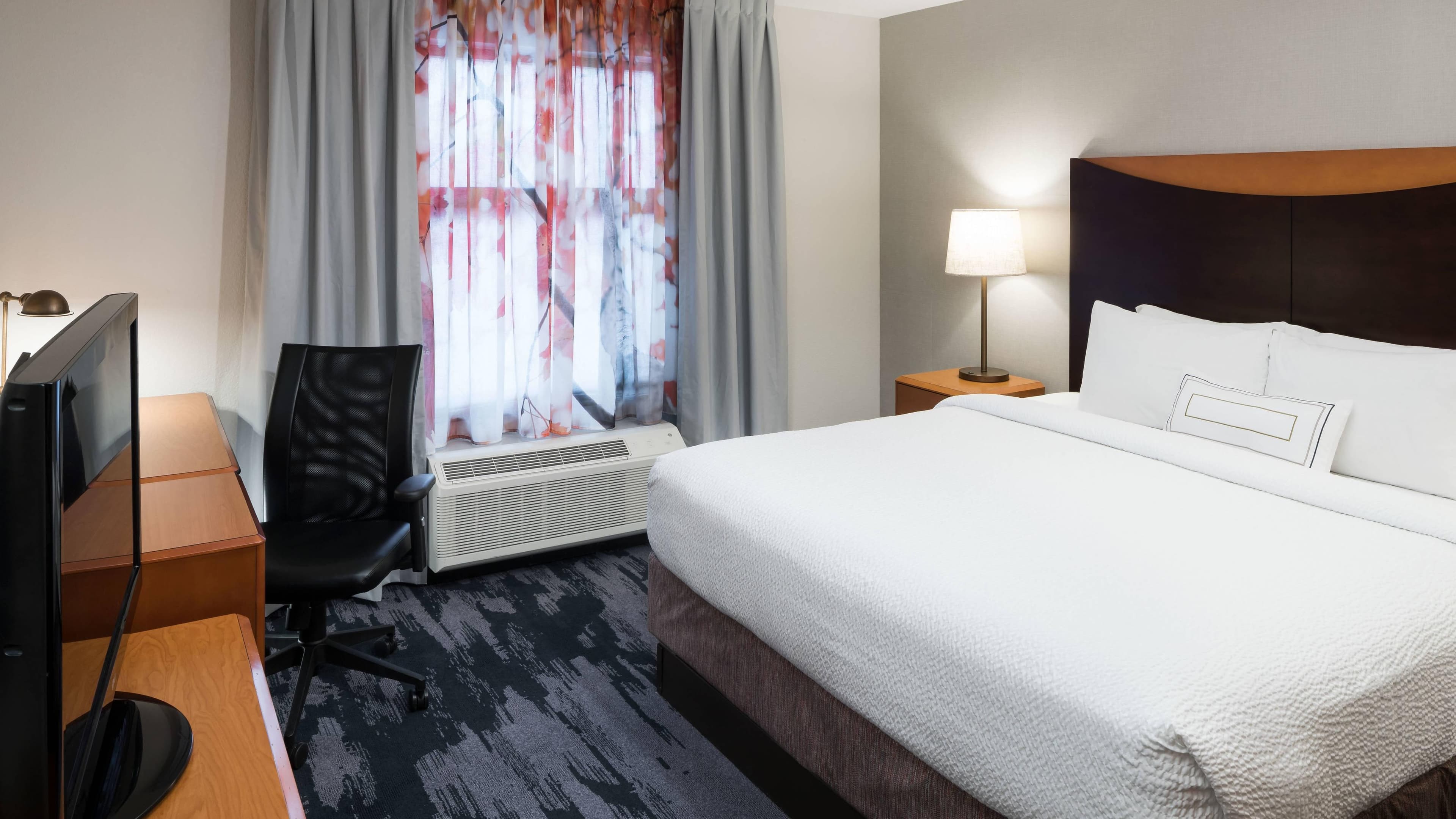 1 King Bed - Image 1