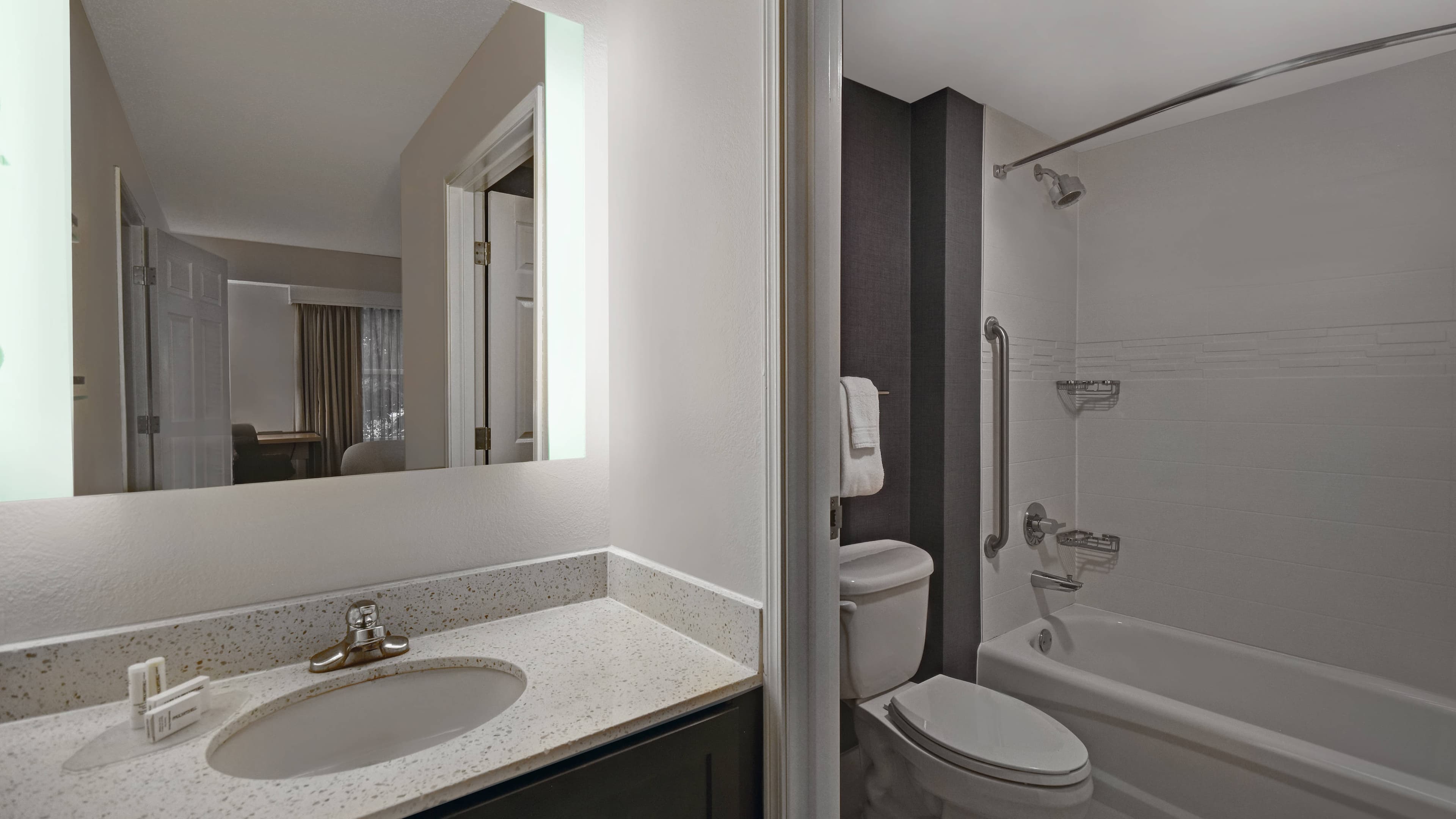 1 Bedroom Suite - Image 7