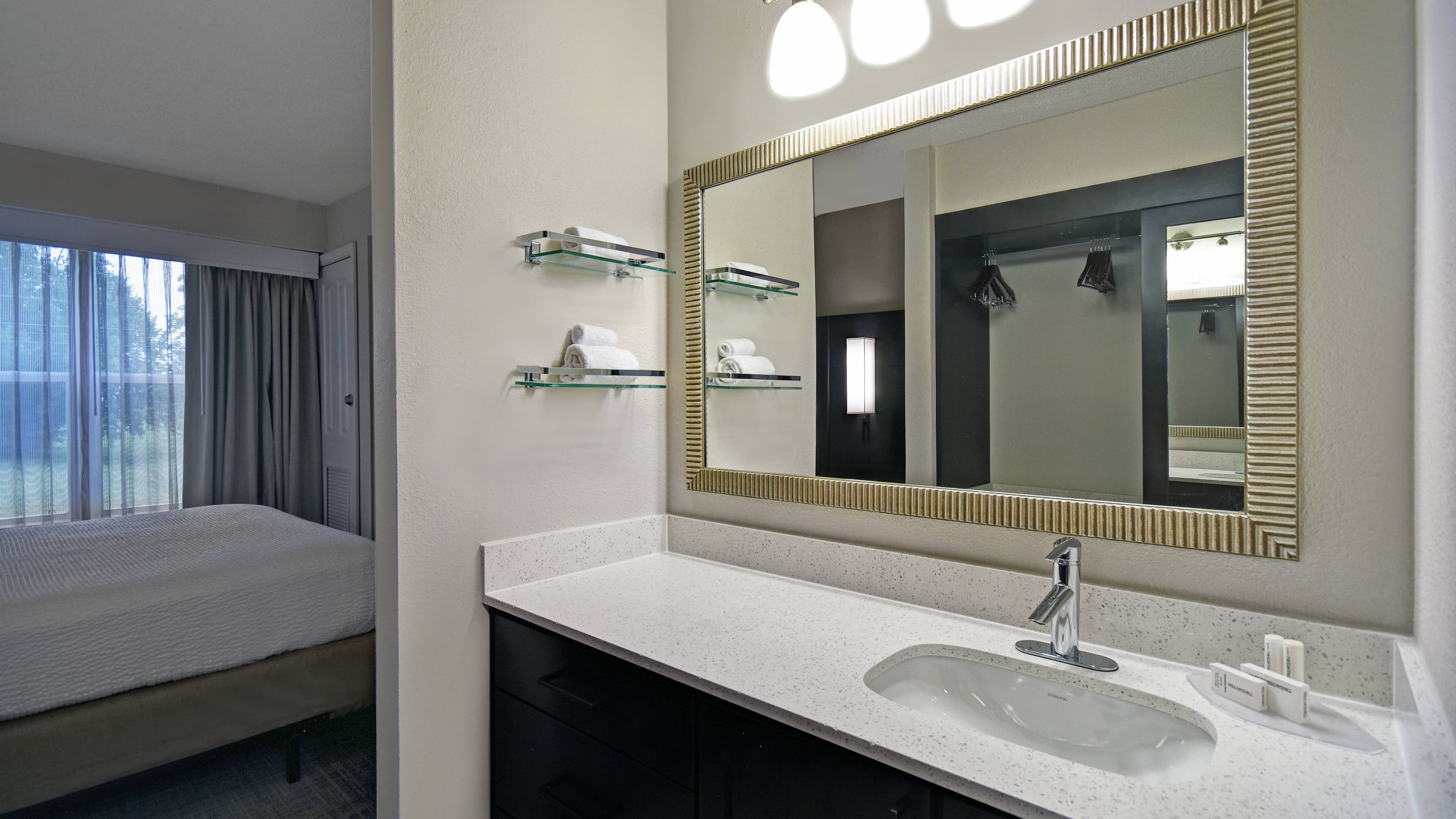 1 Bedroom Suite - Image 8