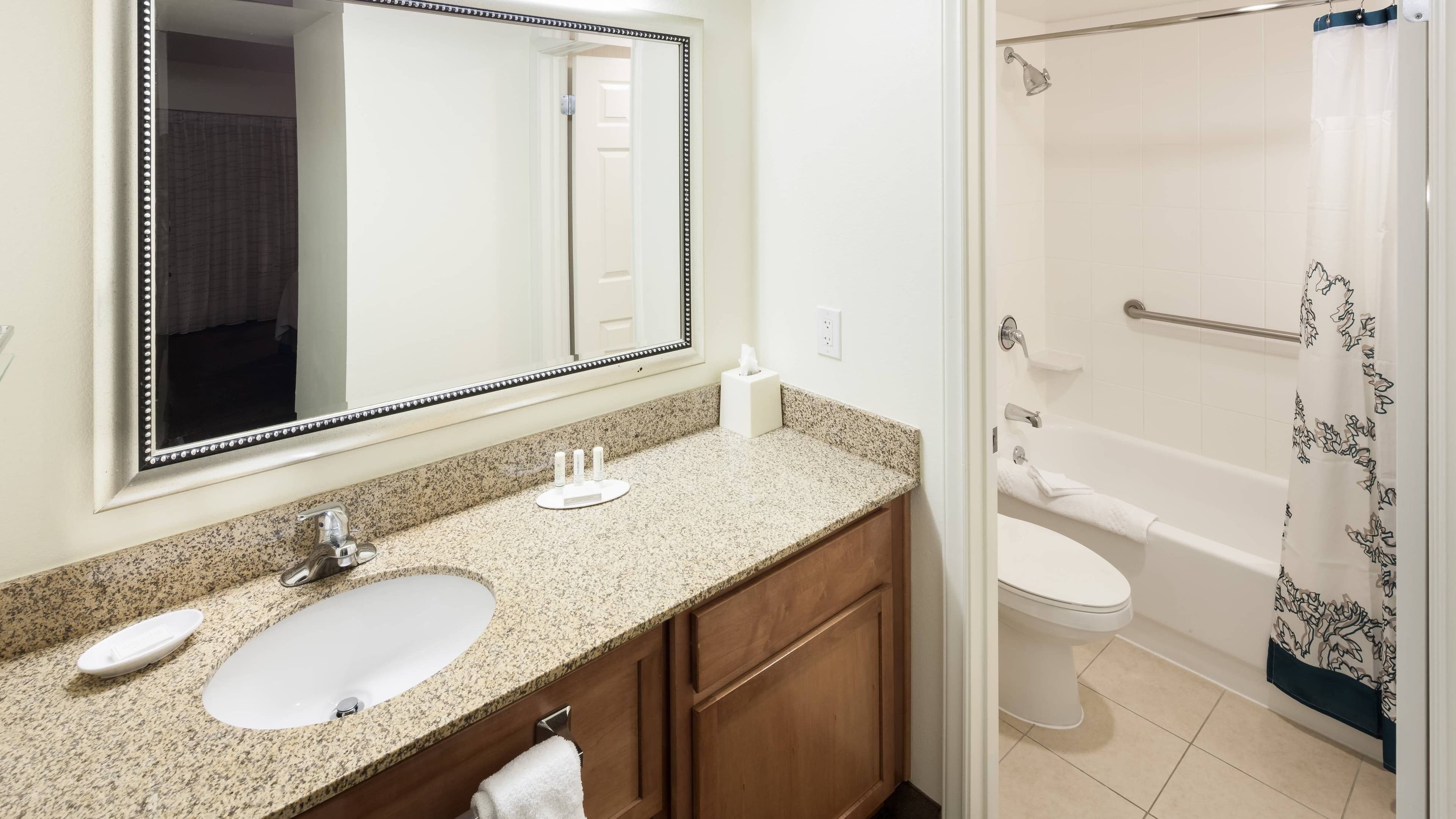 1 Bedroom Suite - Image 7