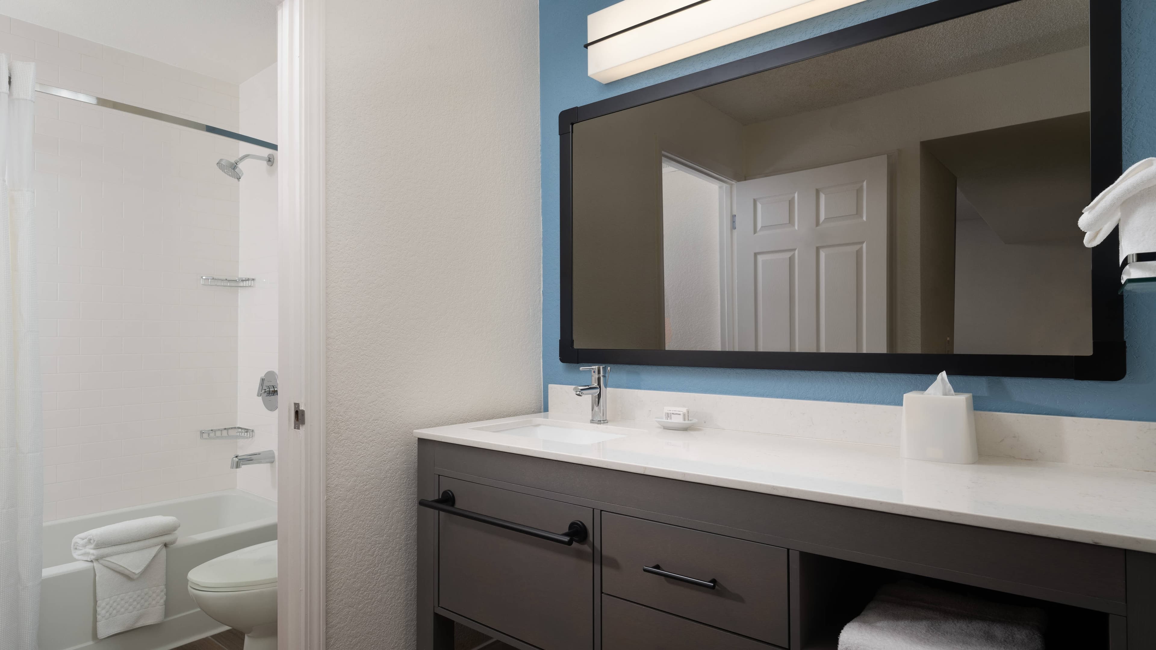 Queen Studio - Image 4