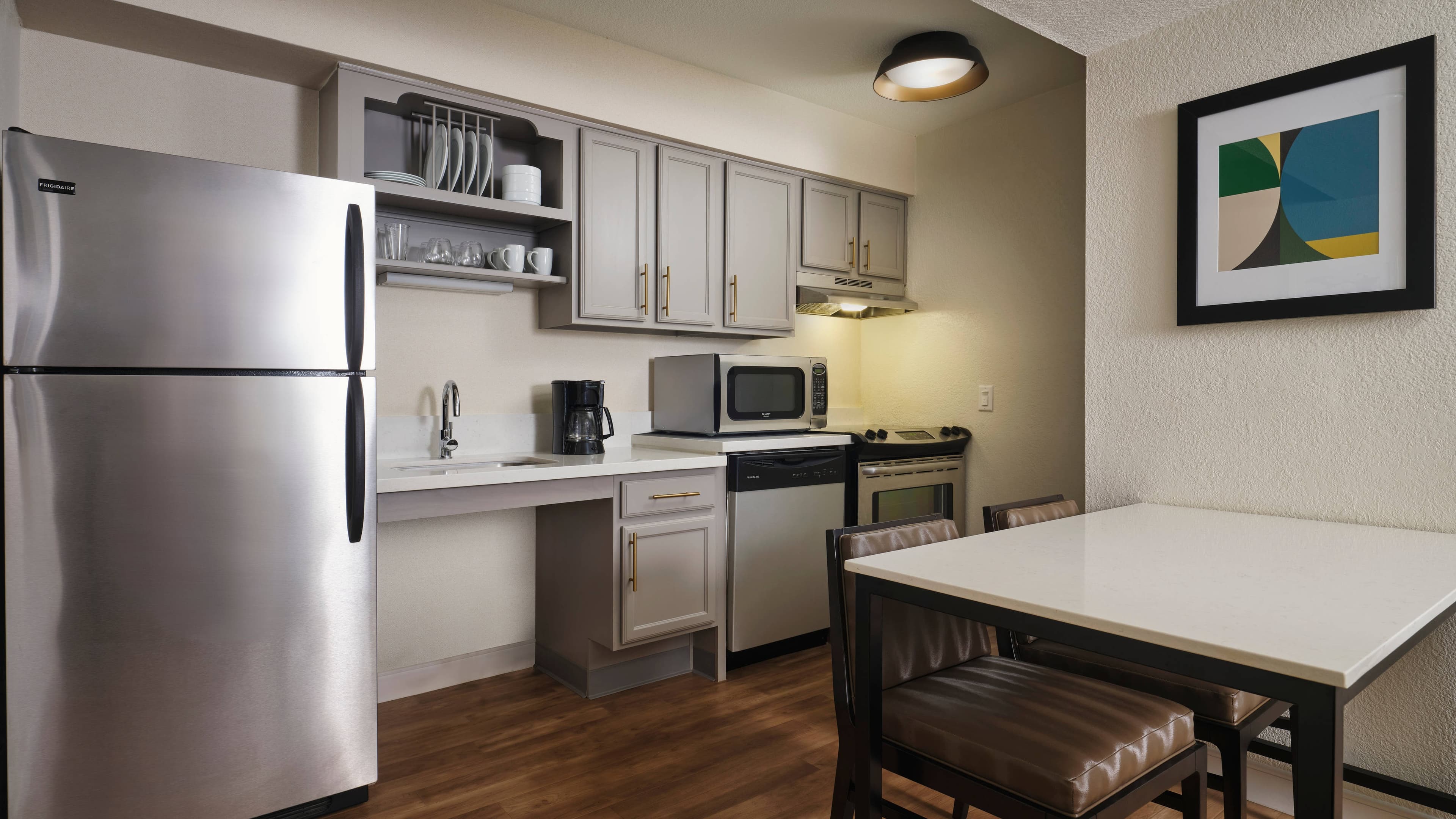 Queen Studio - Image 3