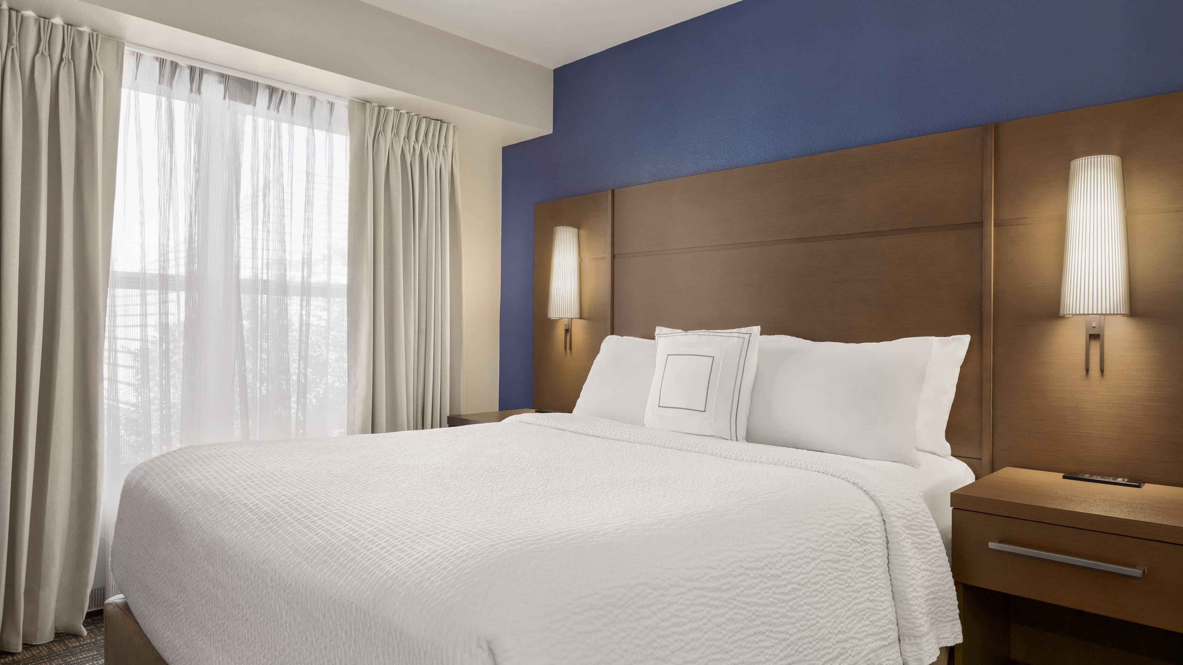 1 Bedroom Suite - Image 2