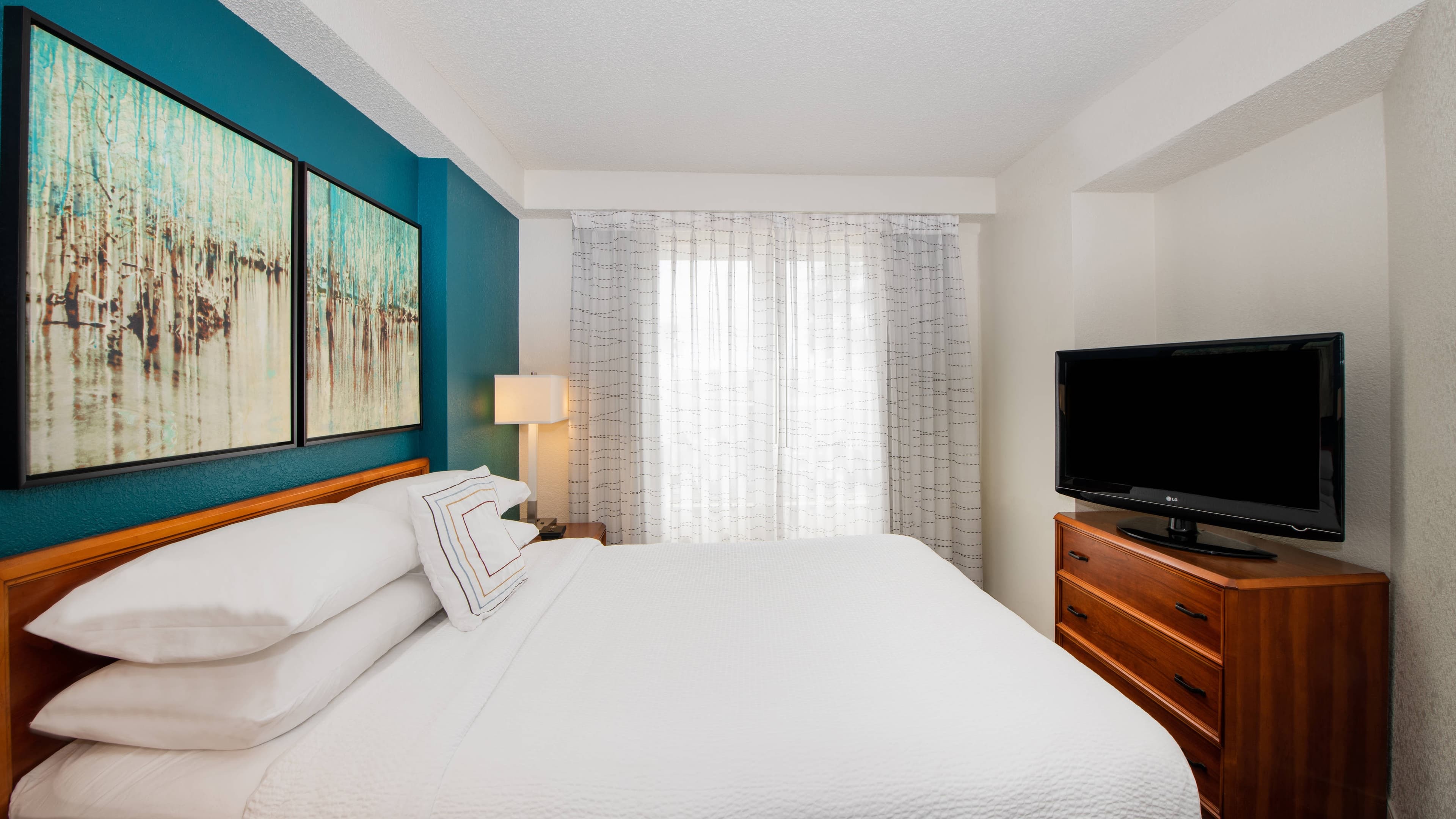 1 Bedroom Suite - Image 4