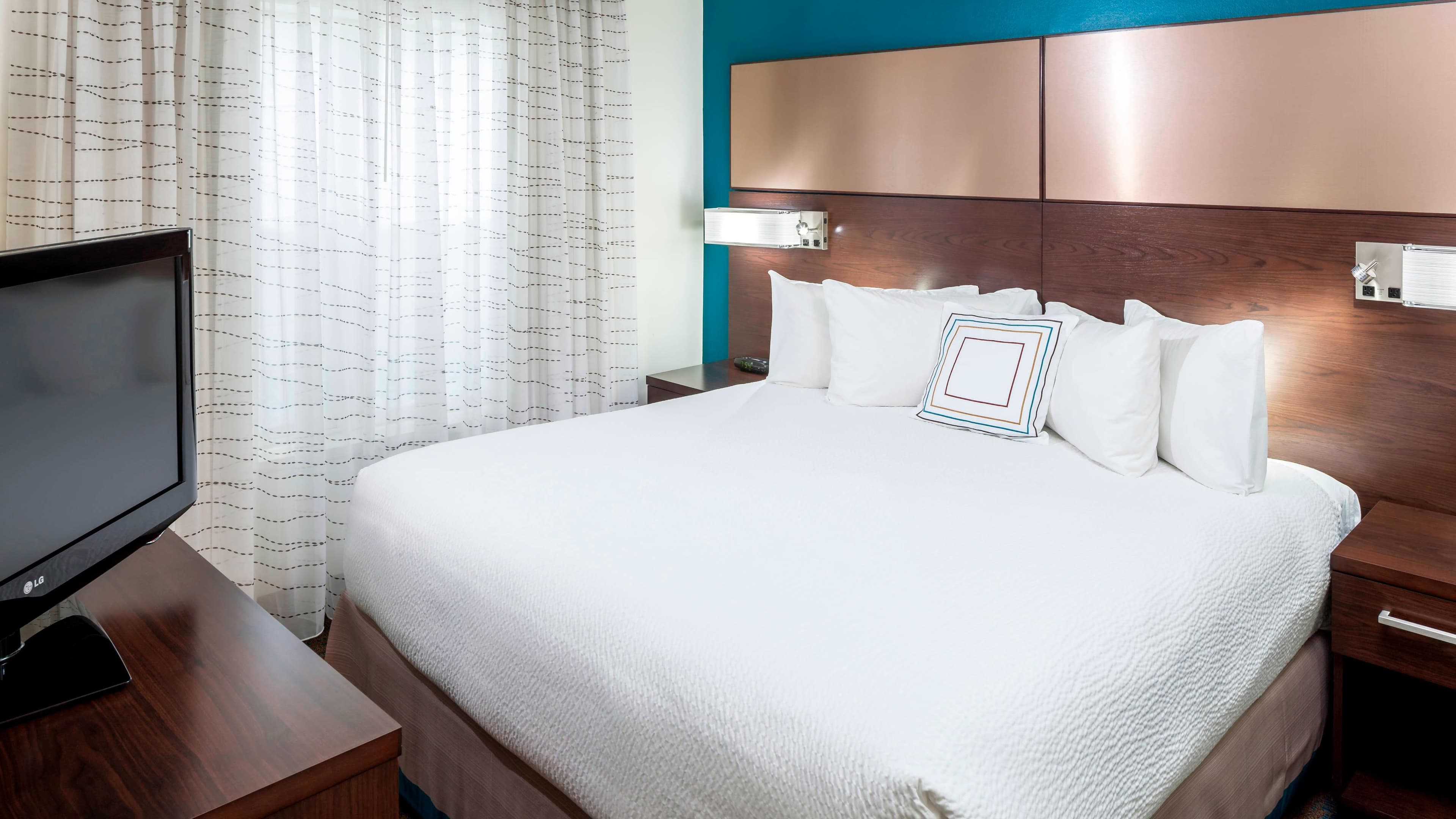 1 Bedroom Junior Suite - Image 4