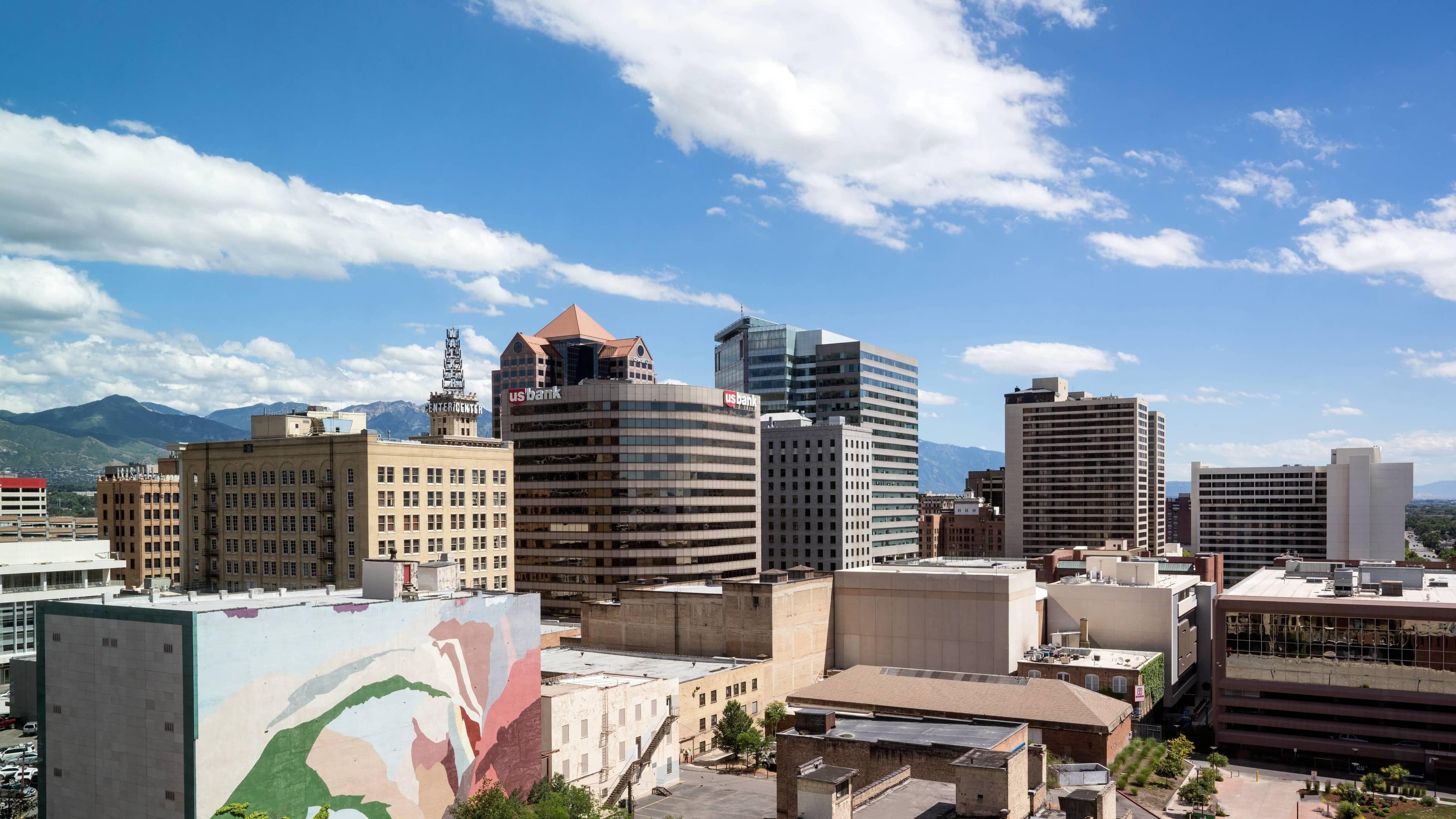Deluxe Guest room - Image 9