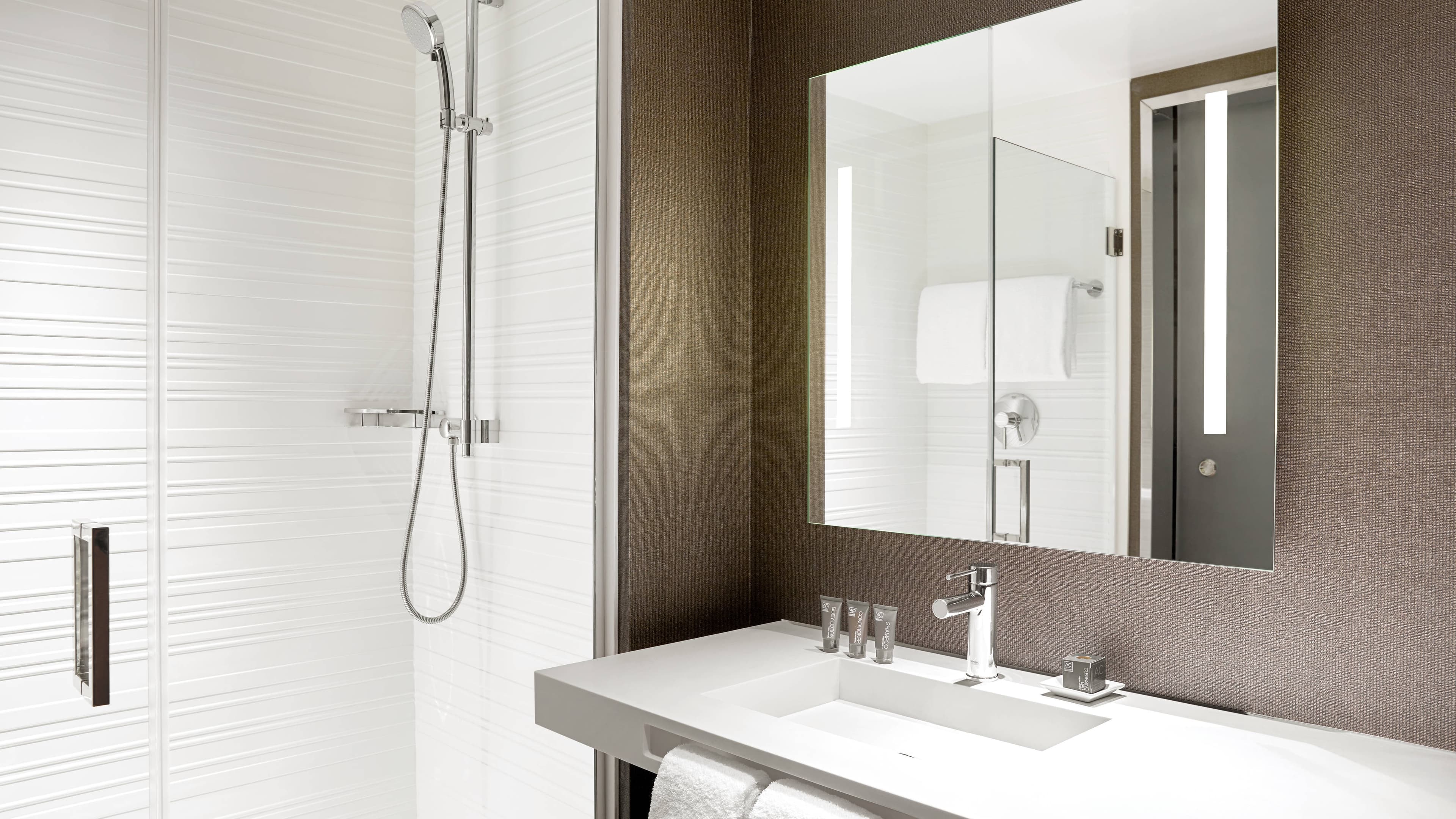 2 Double Beds - Image 3