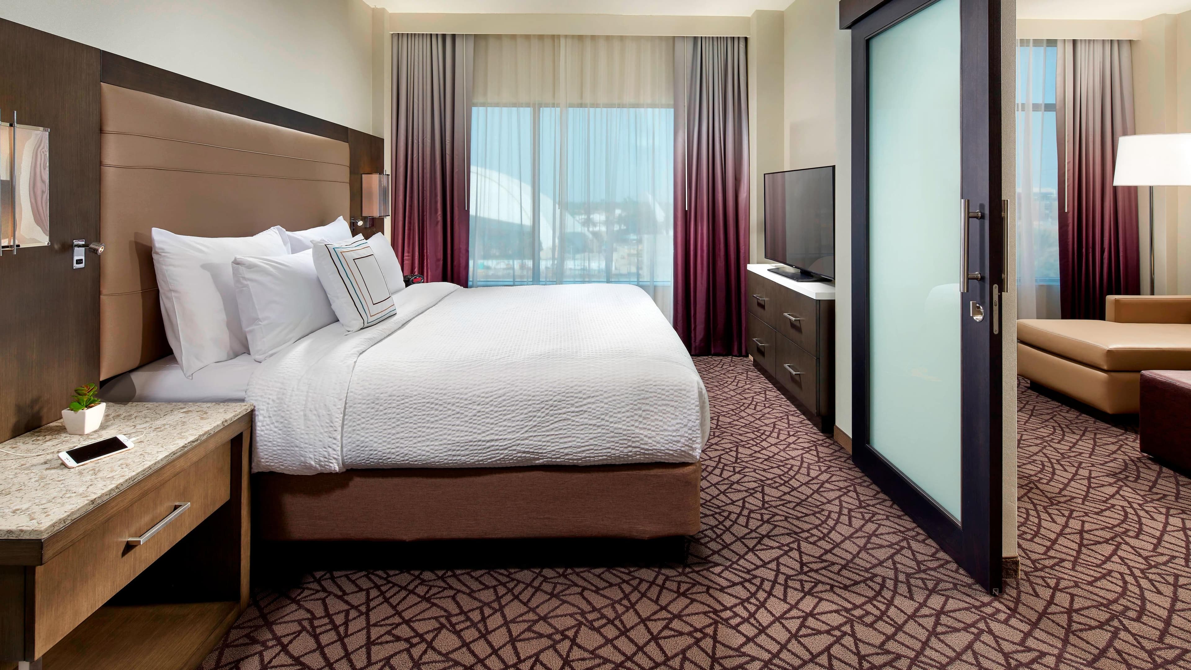 1 Bedroom Suite - Image 1