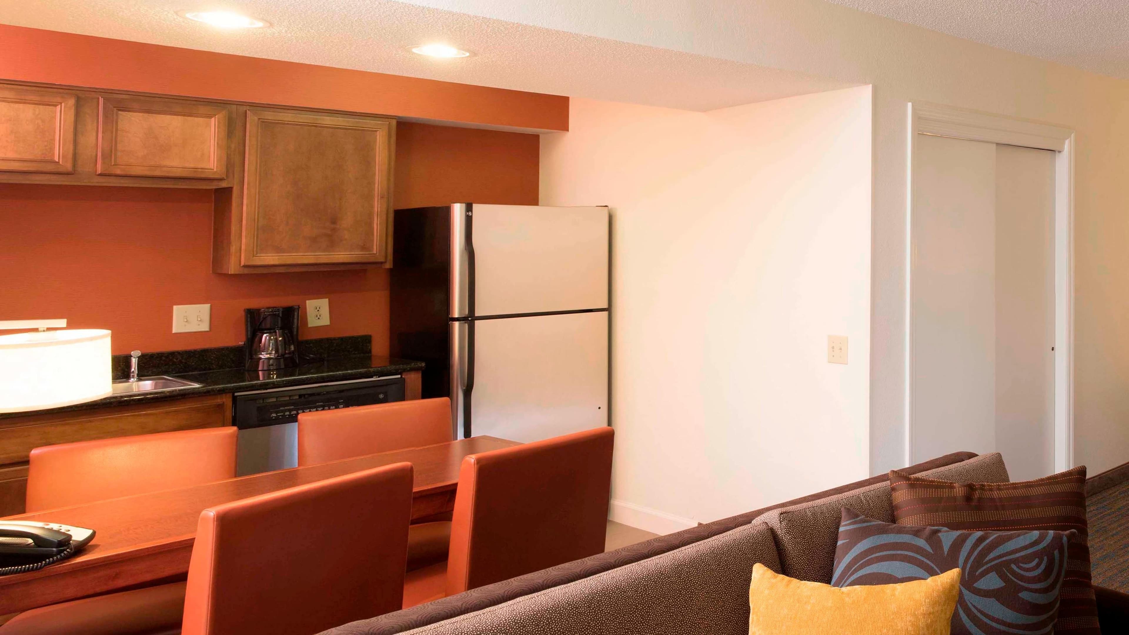 King Studio Suite - Image 4