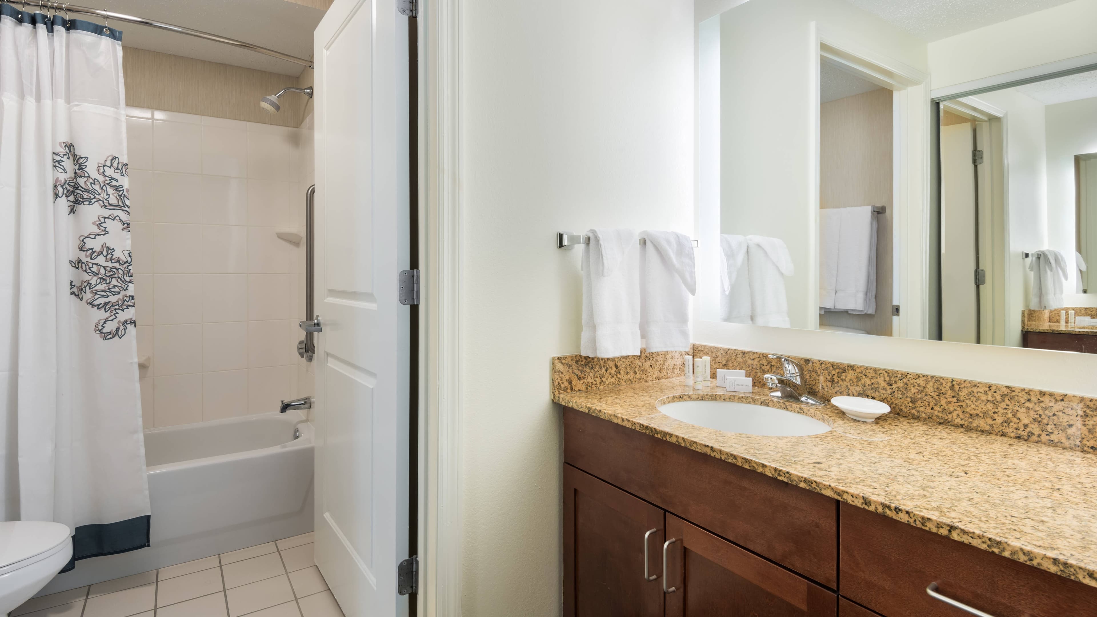 1 Bedroom Suite - Image 2