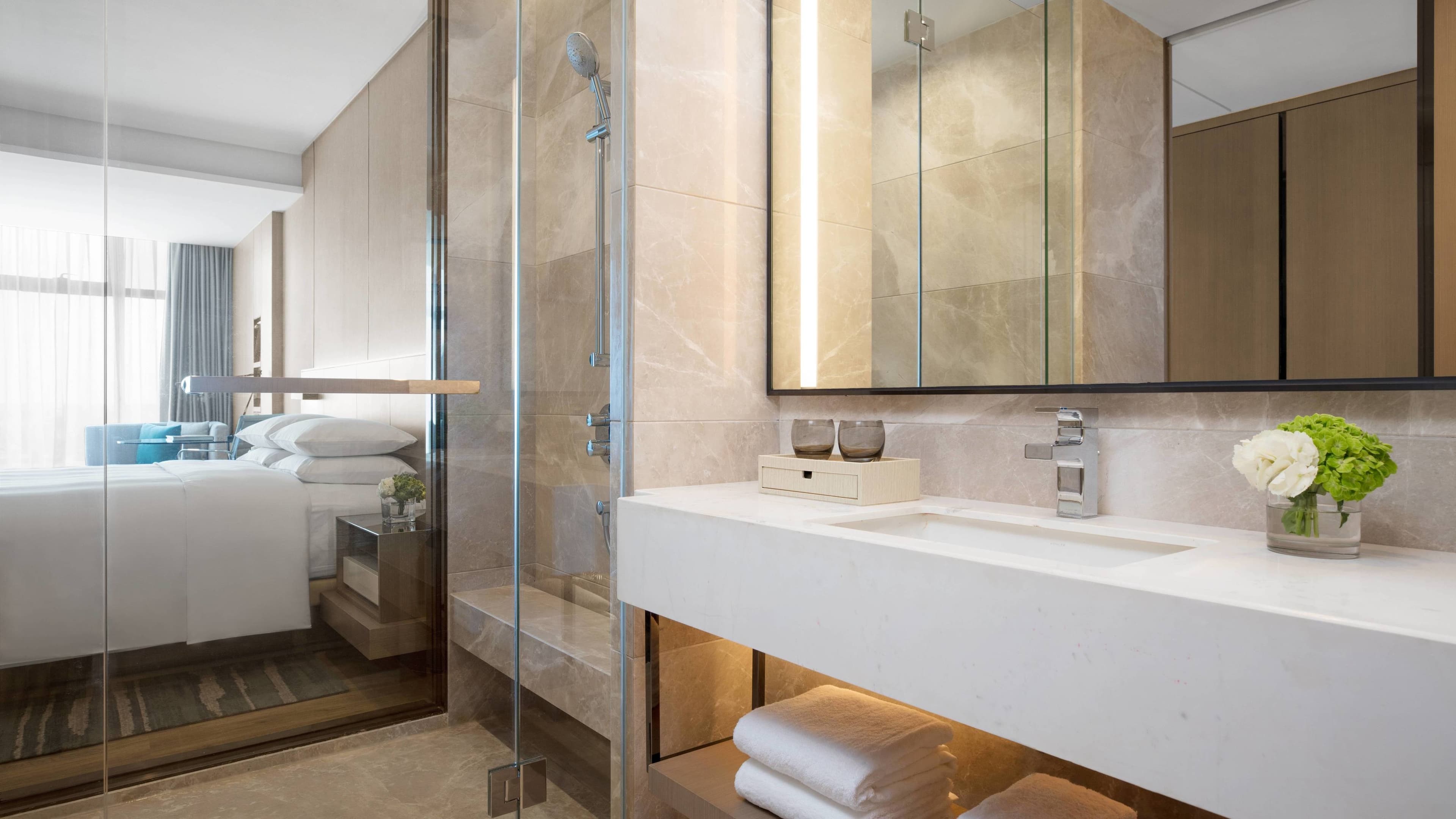 Deluxe Guest room - Image 2