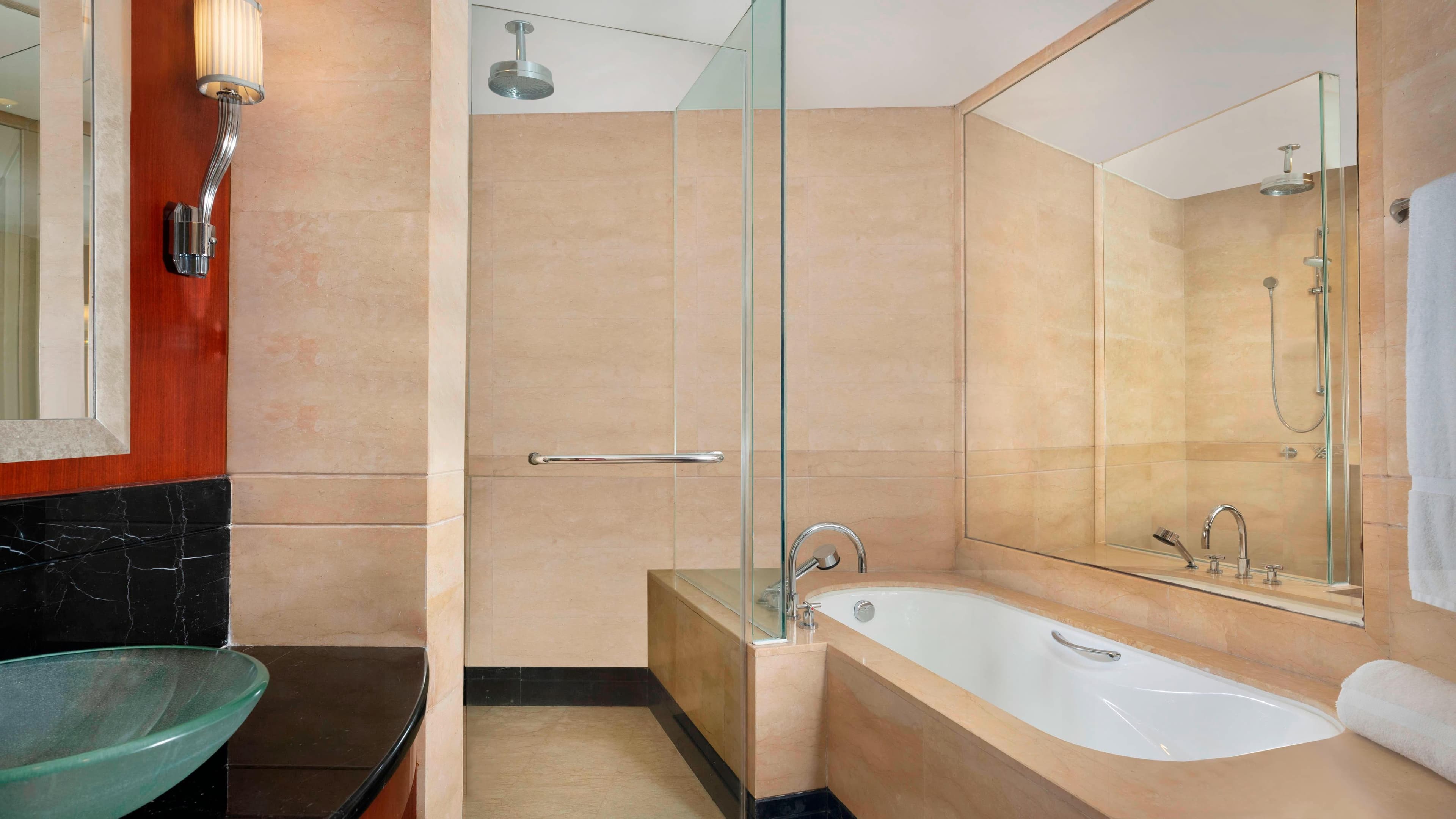 Deluxe Guest room - Image 2