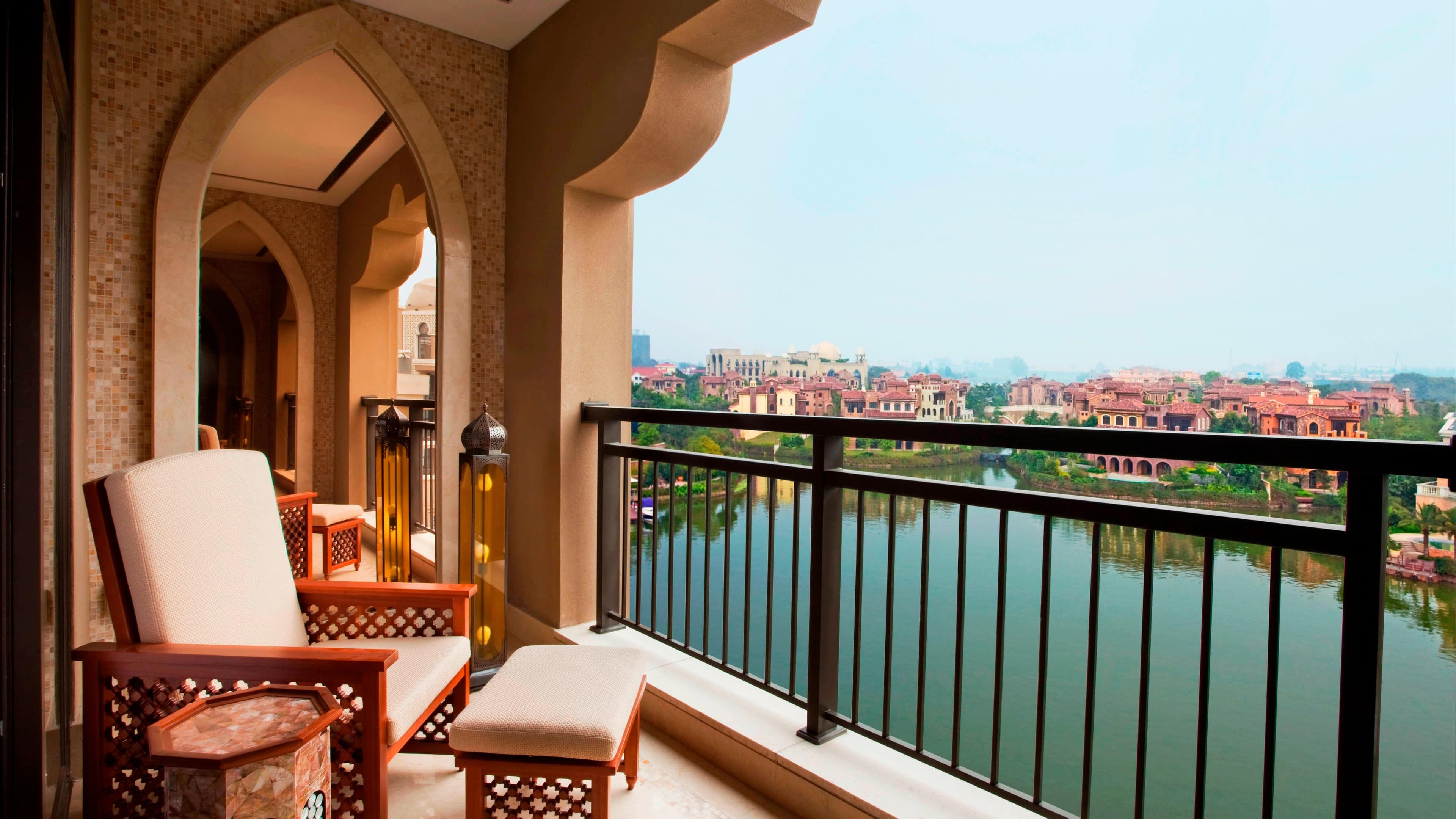 Deluxe Guest room - Image 2