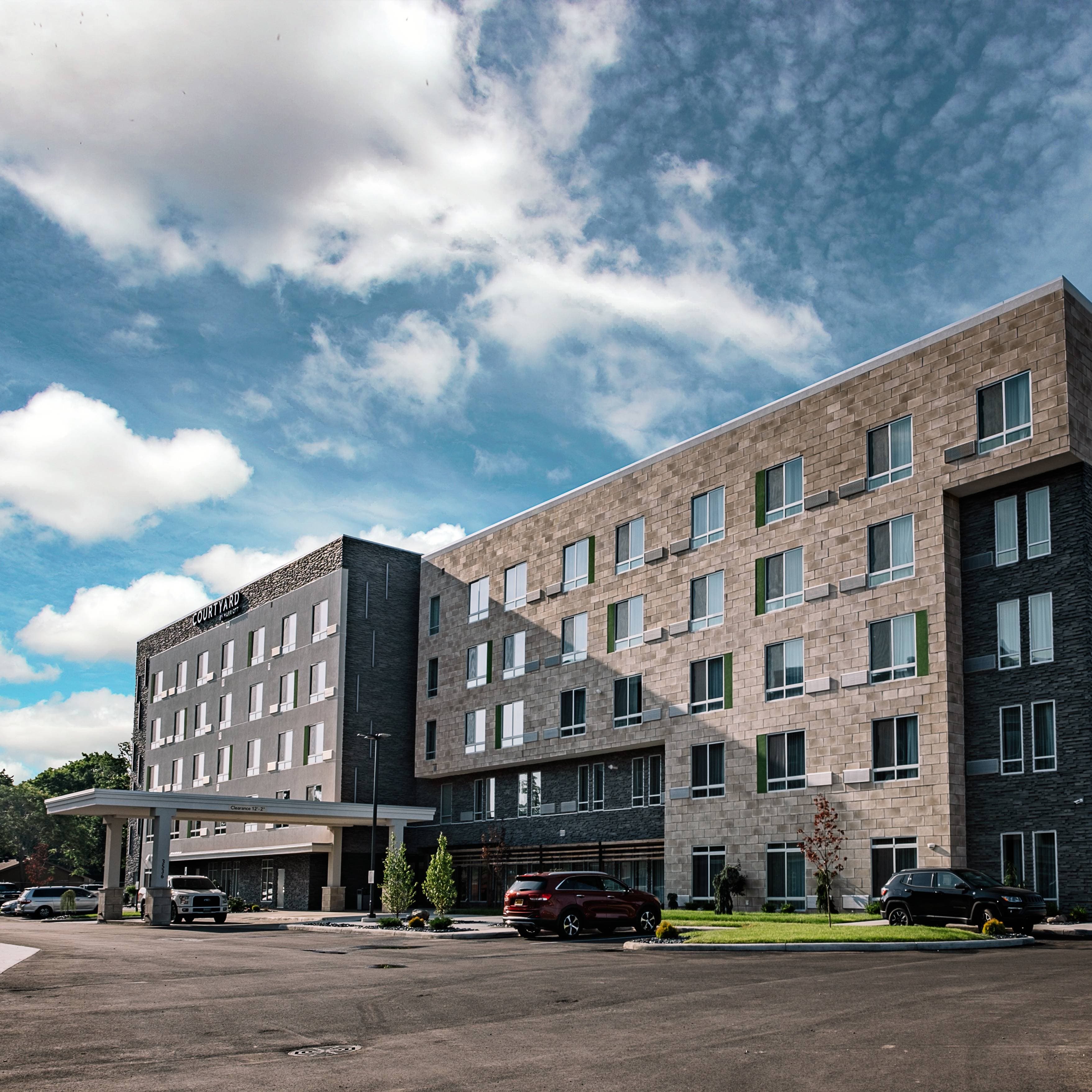 Courtyard Toledo West