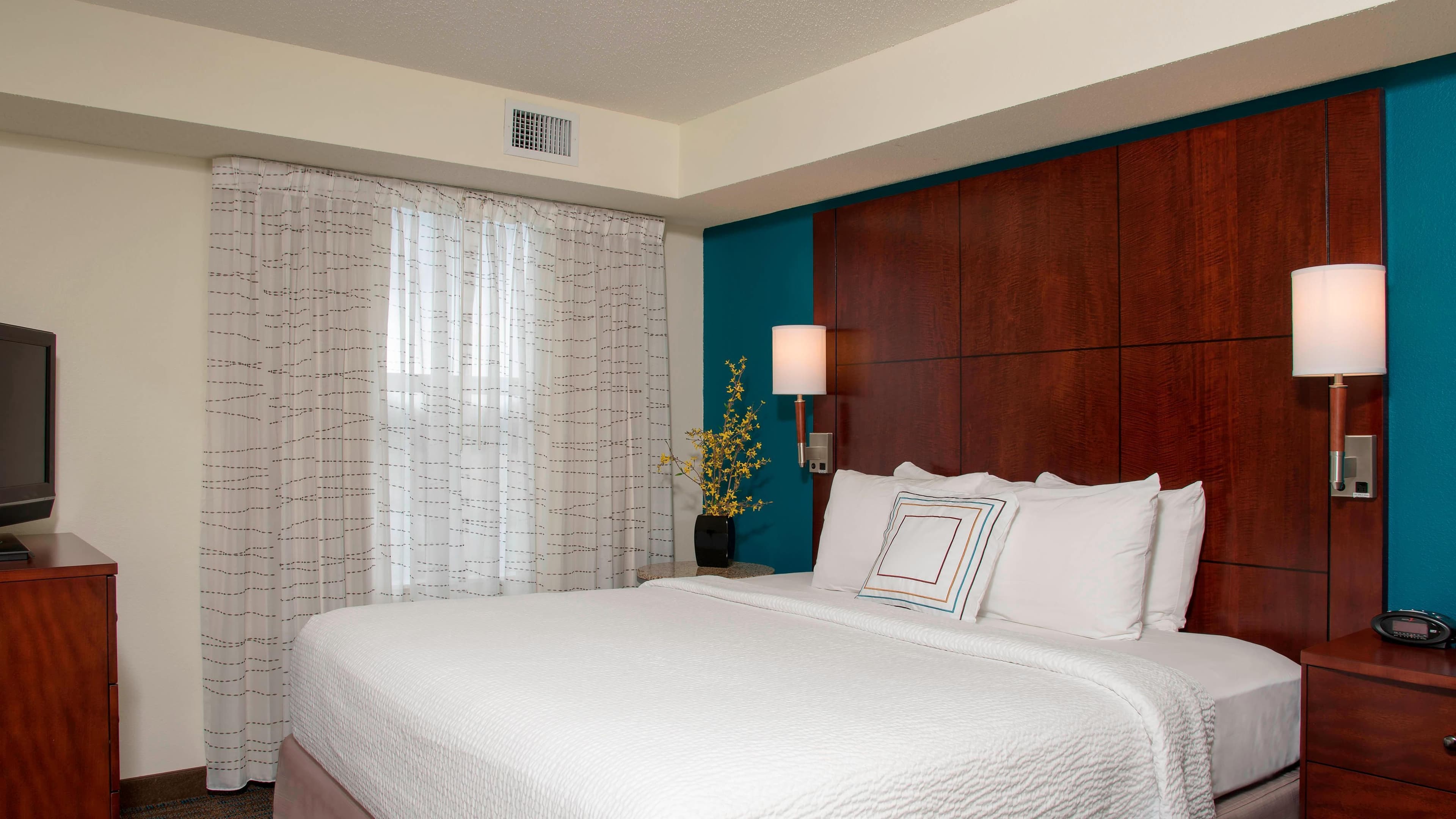 1 Bedroom Suite - Image 4