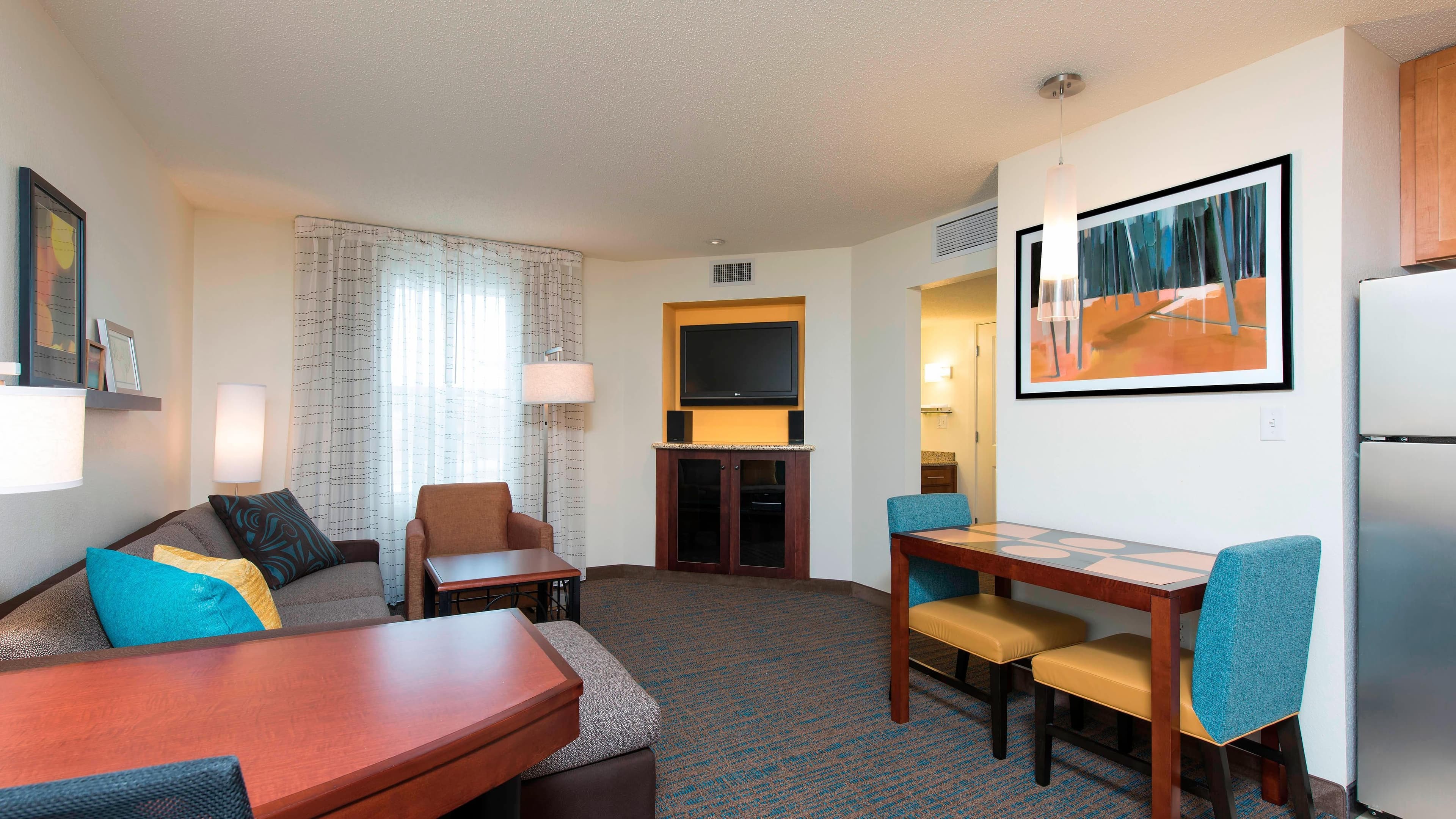 1 Bedroom Suite - Image 2