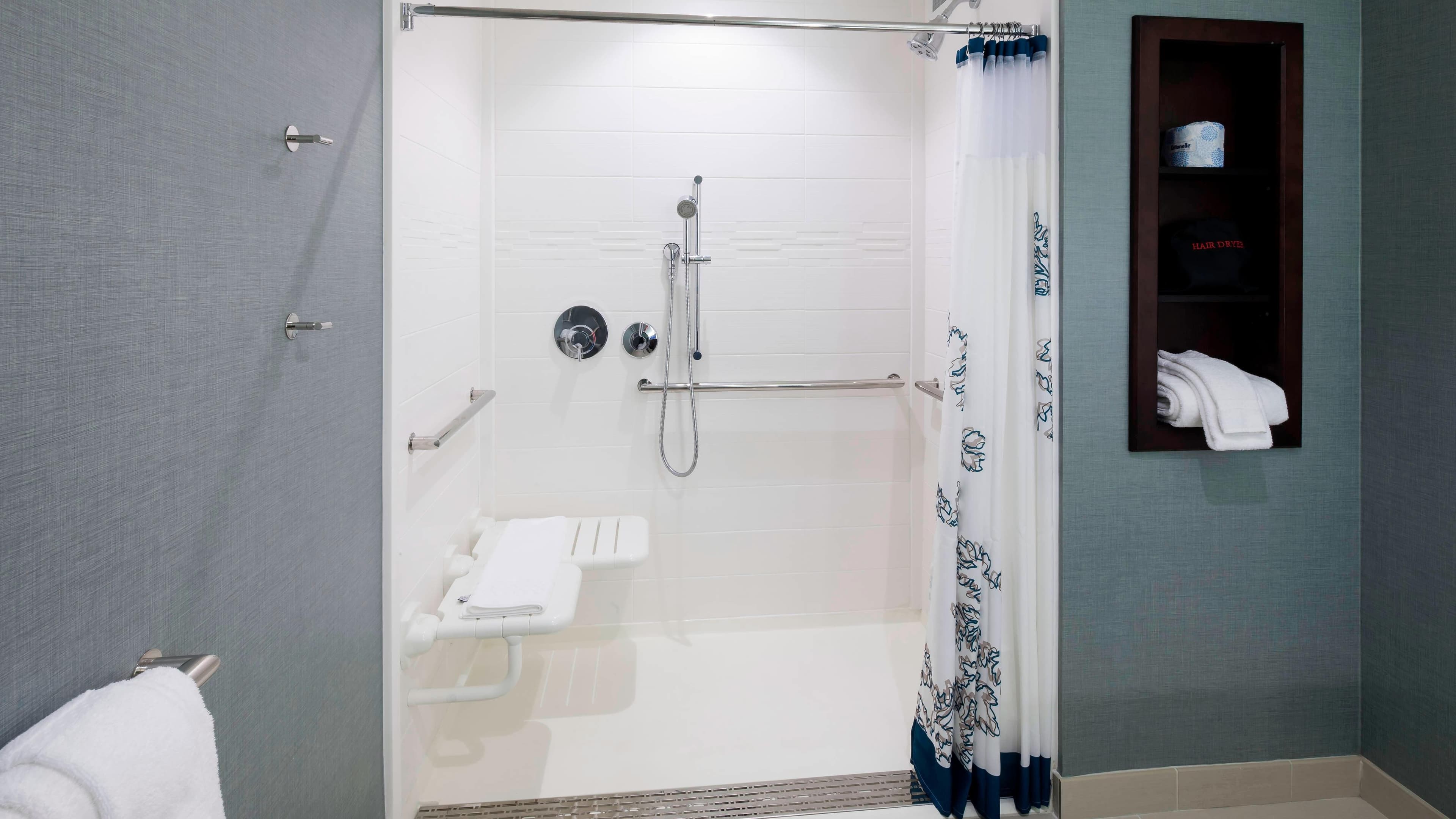 One Bedroom King Suite - Image 6