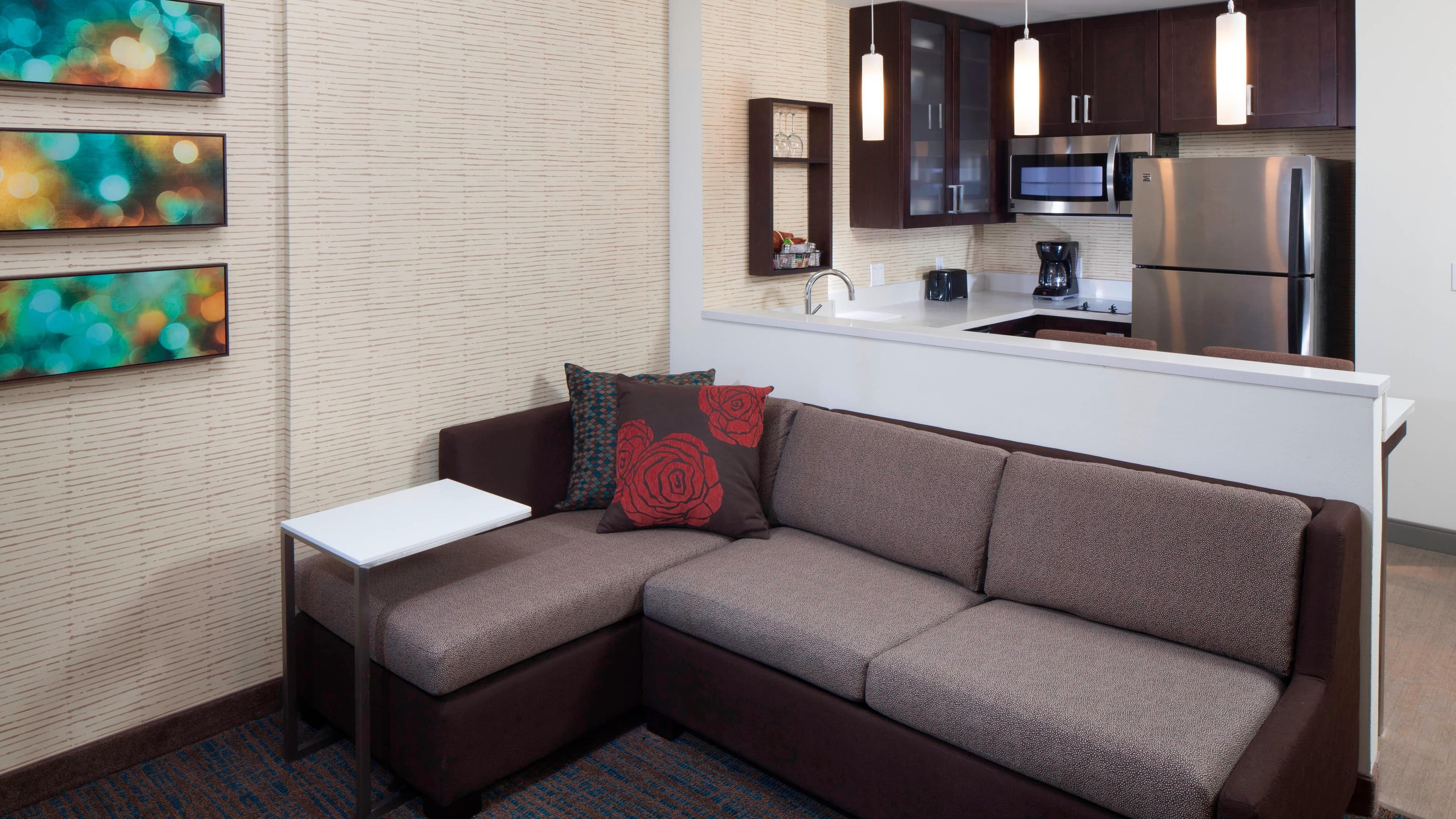 One Bedroom King Suite - Image 3