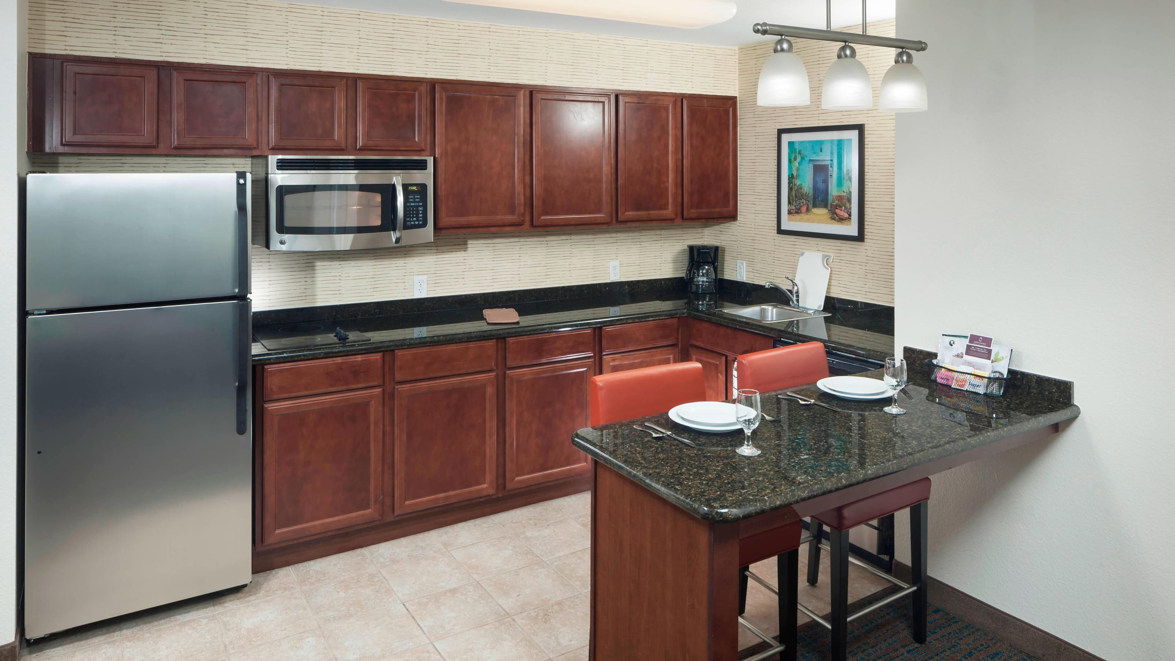 Studio Suite with Patio - Image 3