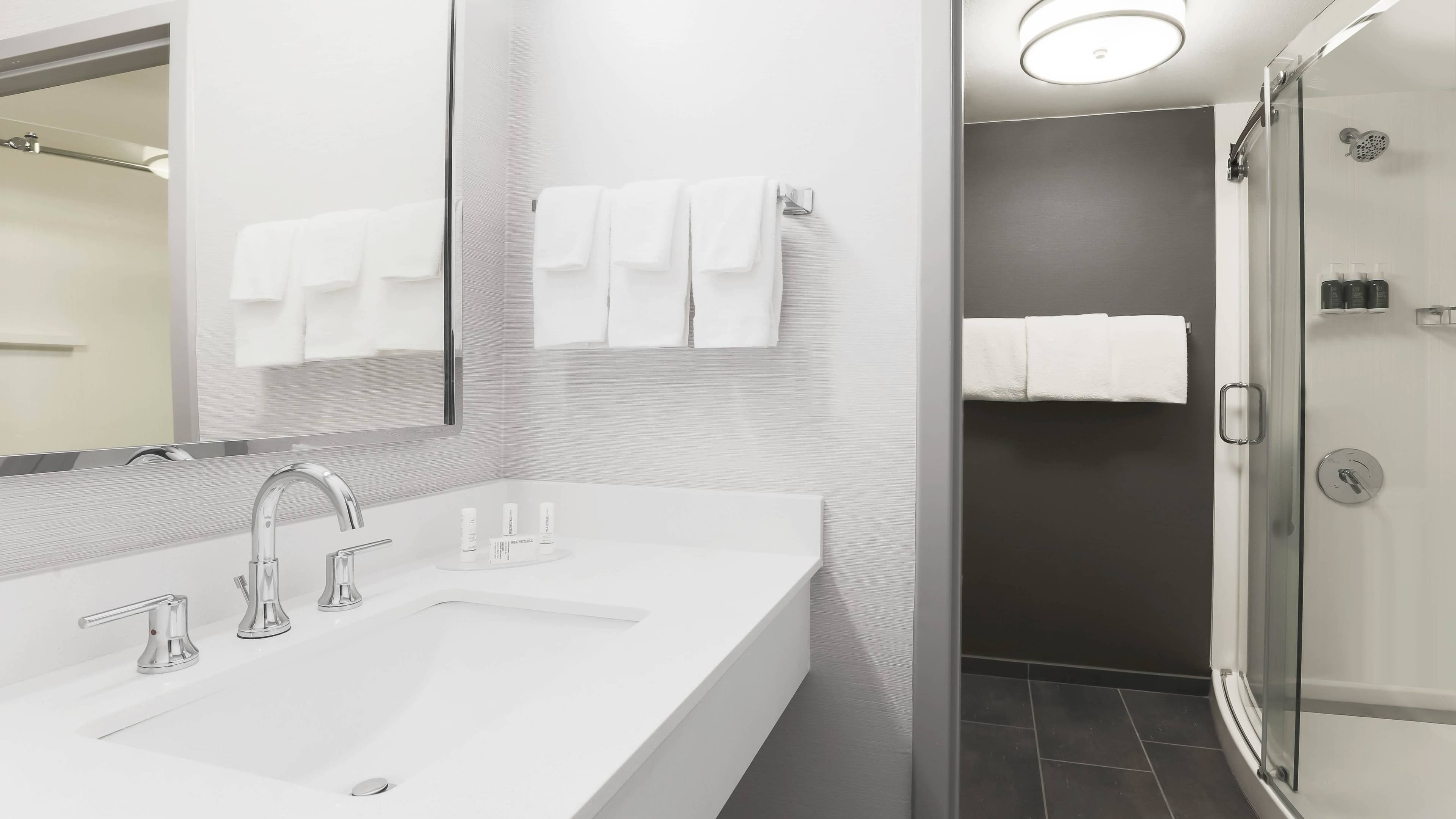 Two Double Beds - Image 3