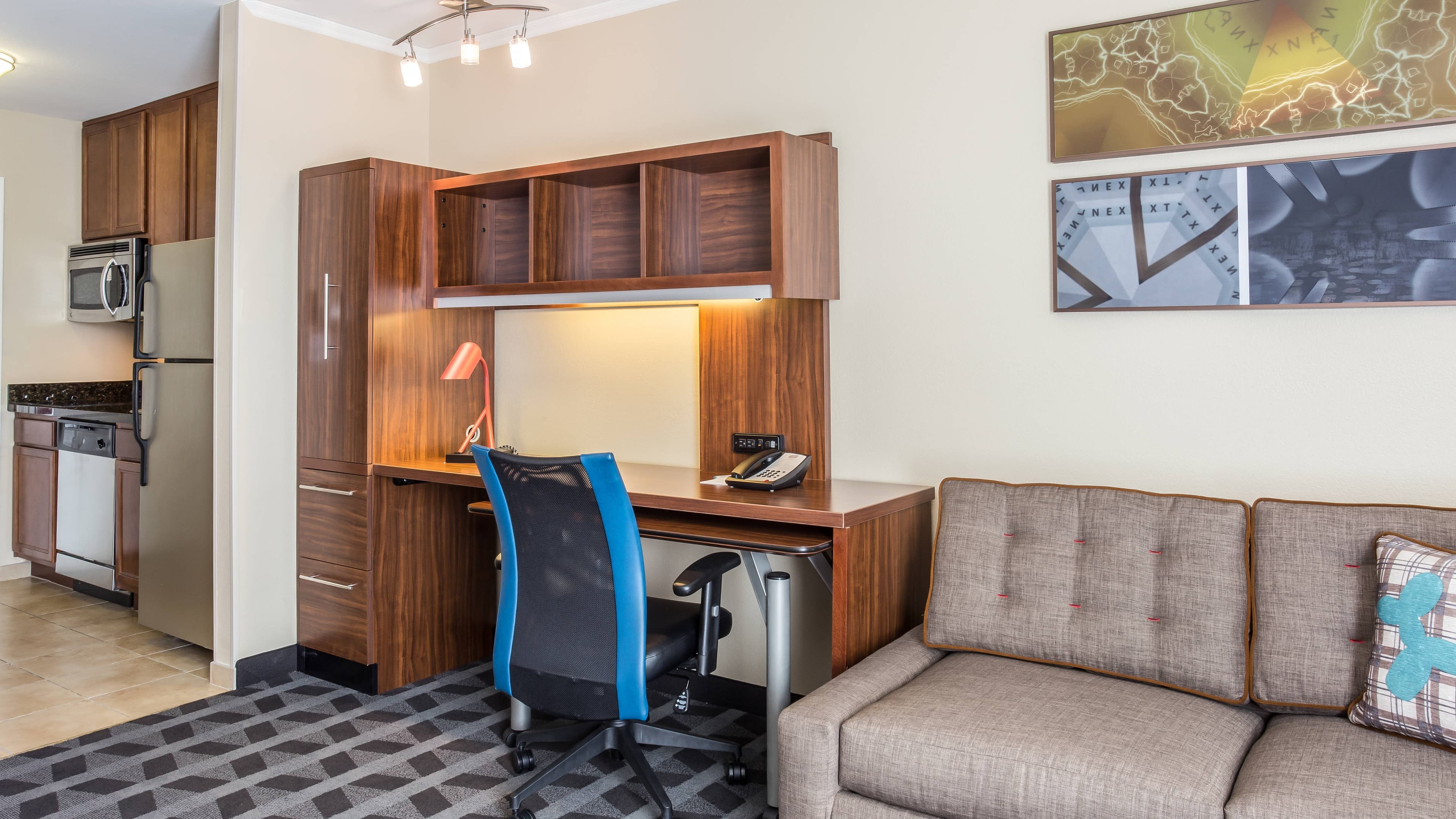 King Studio Suite - Image 3