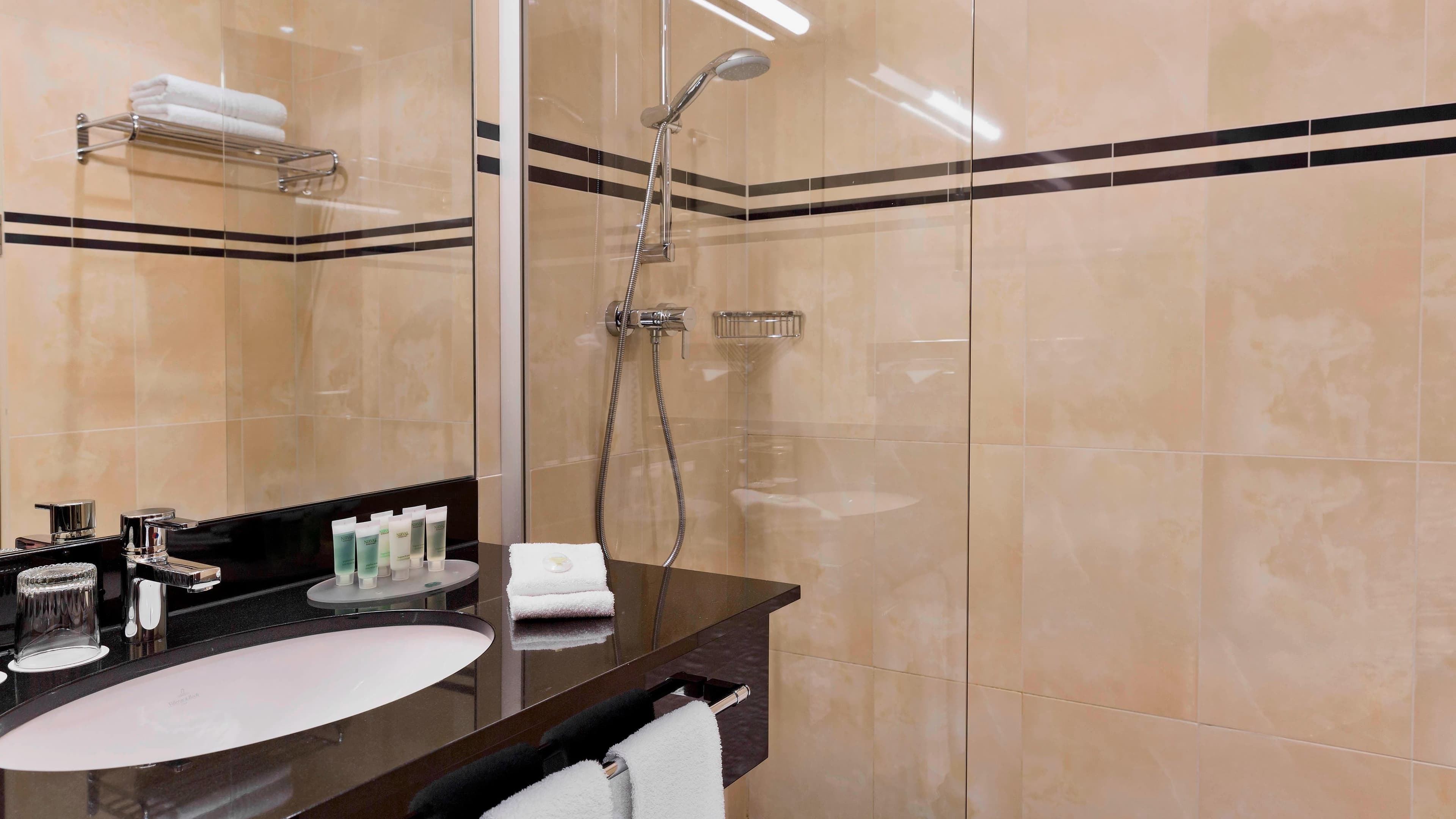 Standard Room - Image 4