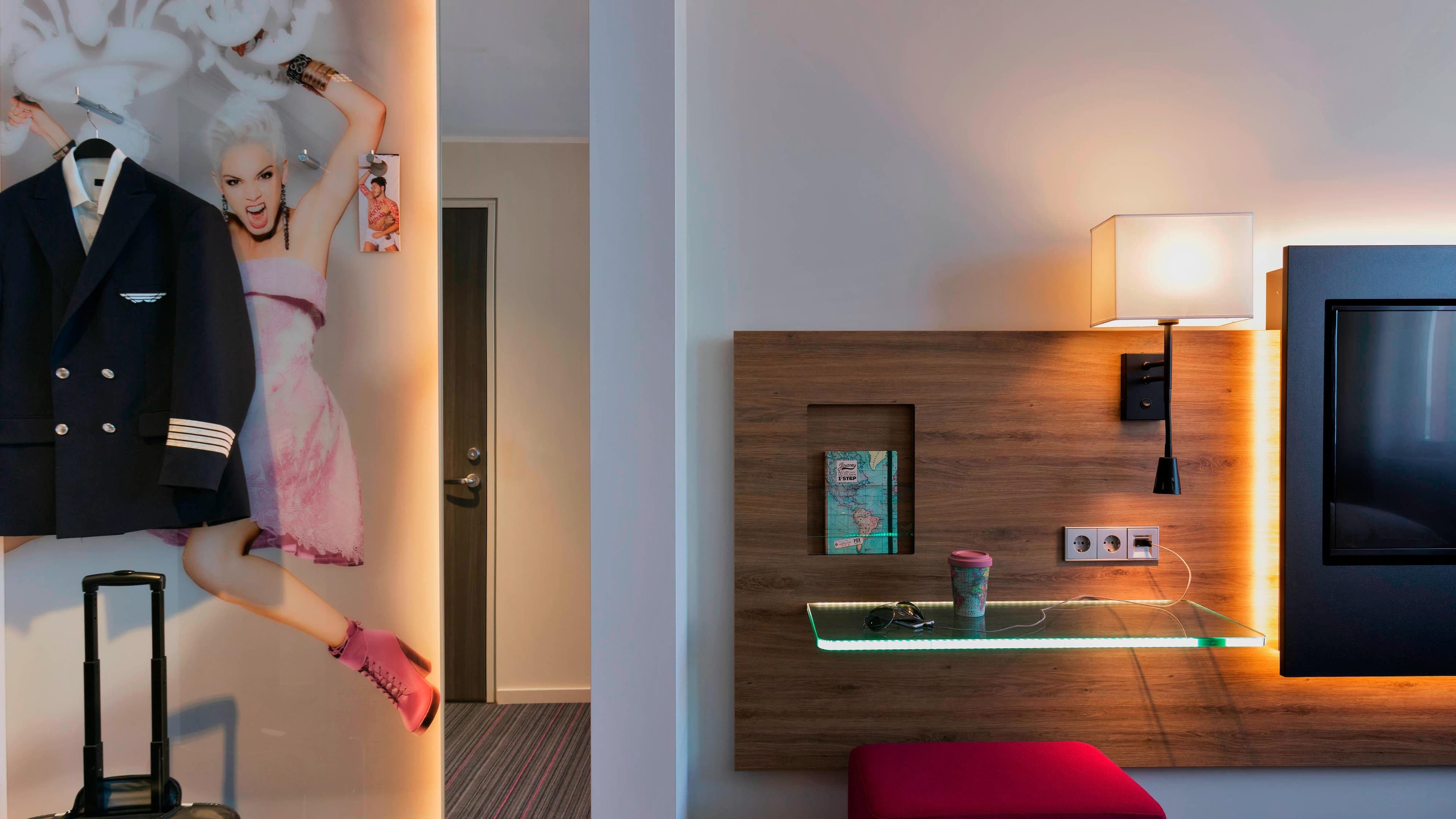 MOXY Sleeper Queen - Image 3