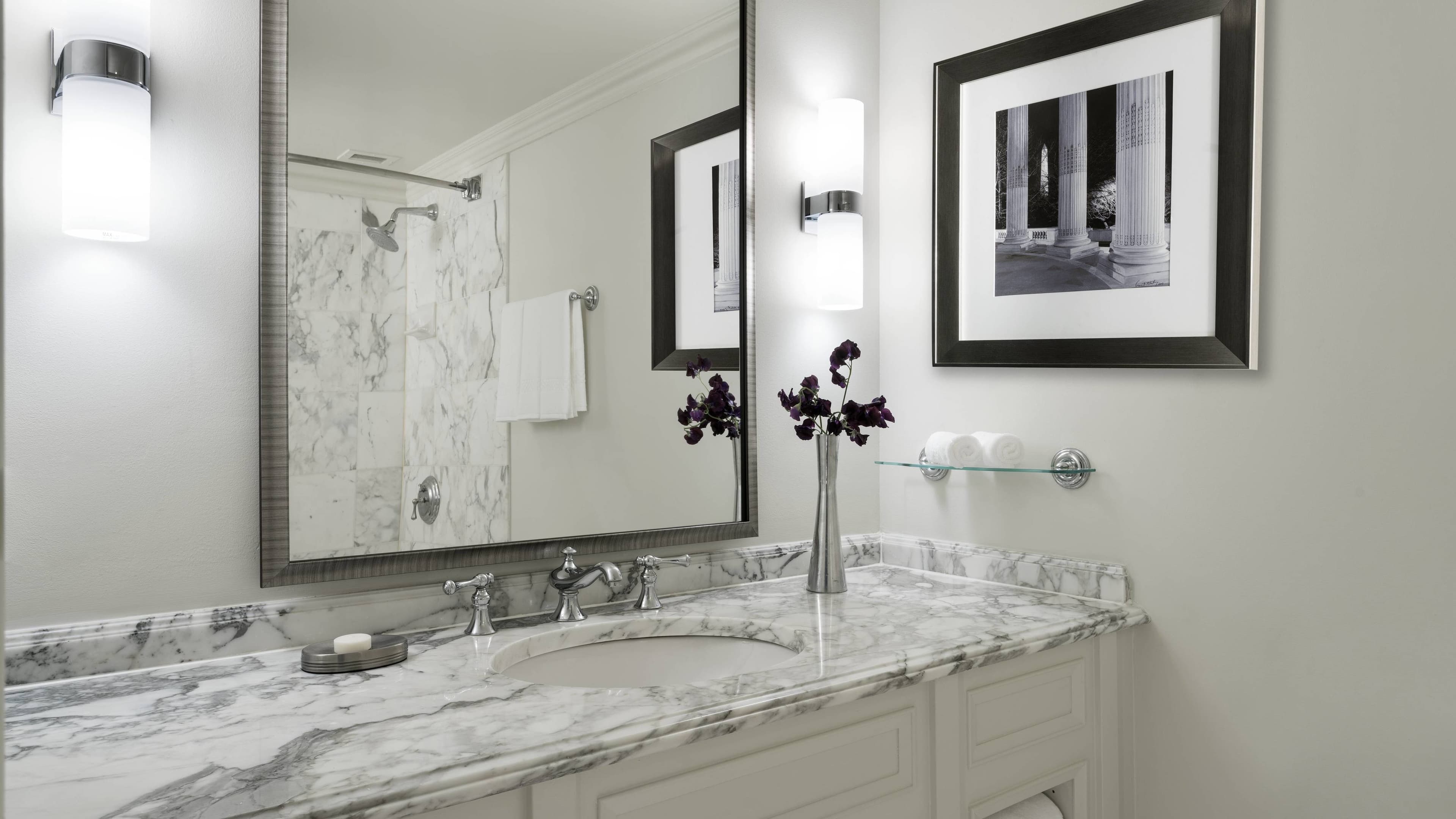 Deluxe Double Room - Image 4