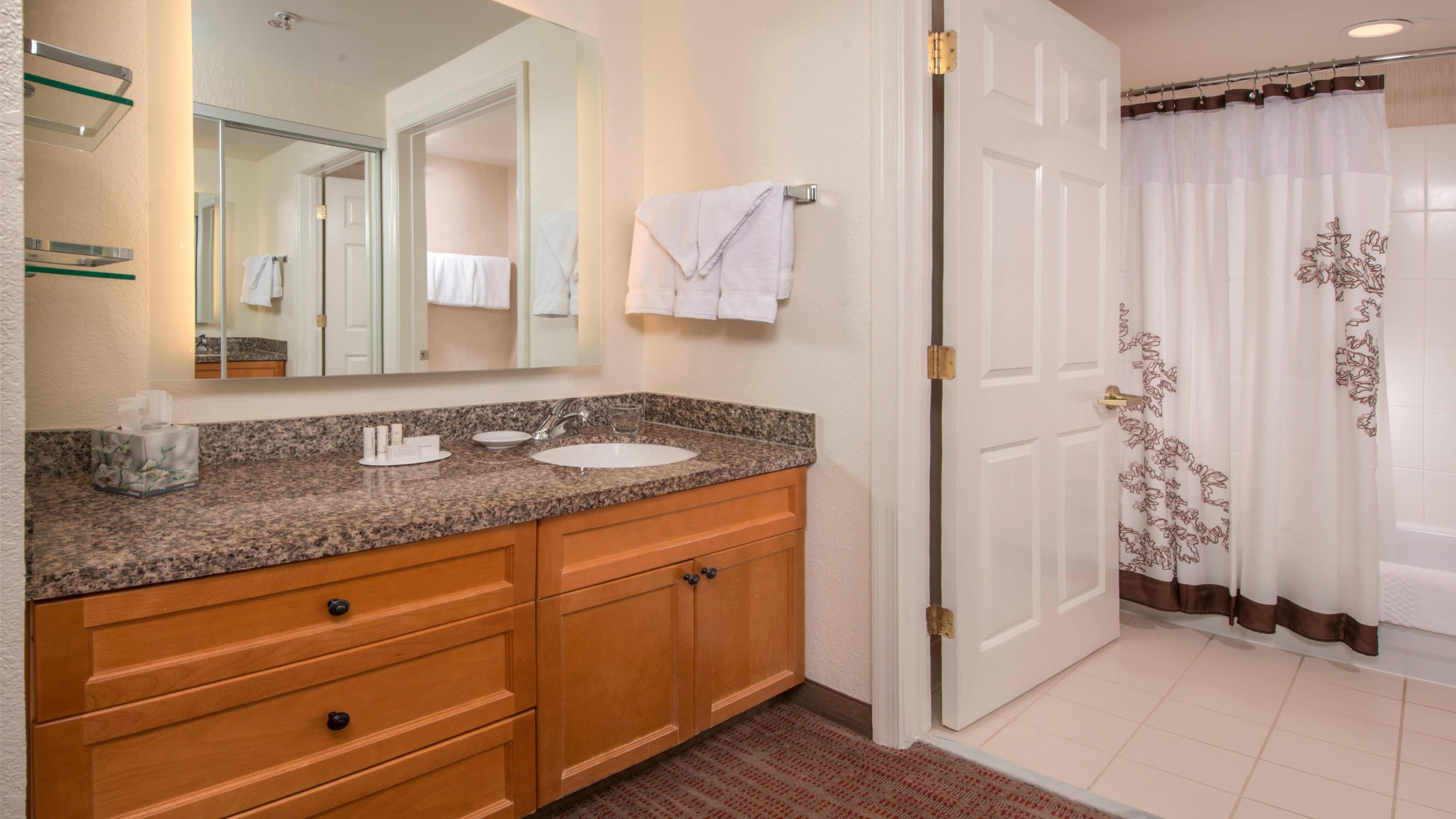 1 Bedroom Suite - Image 4