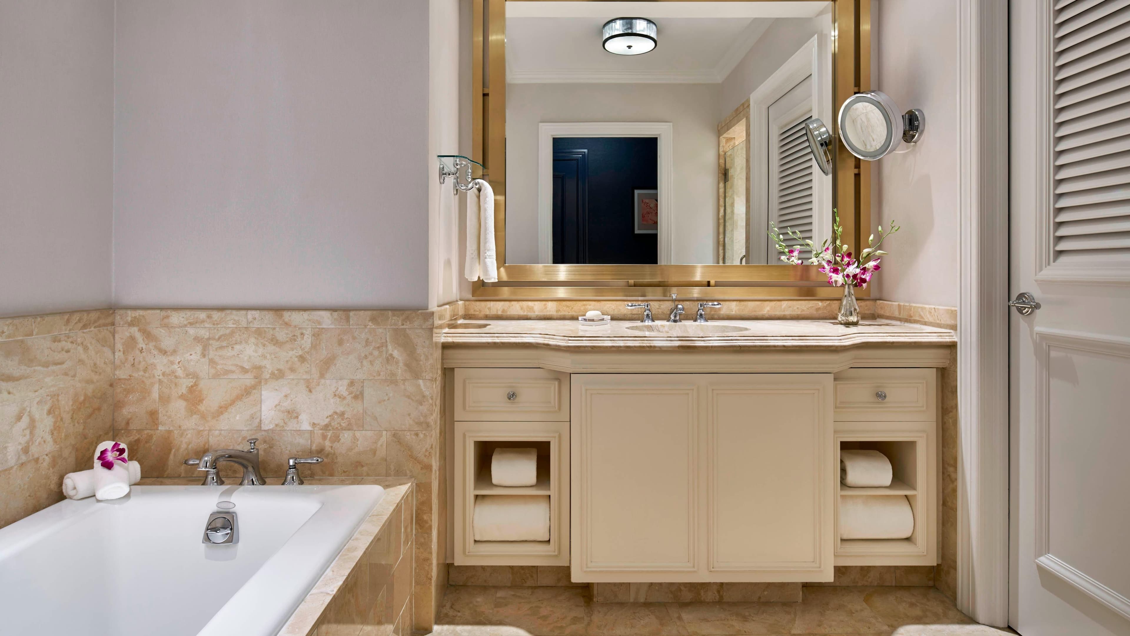 Deluxe Double Room - Image 3