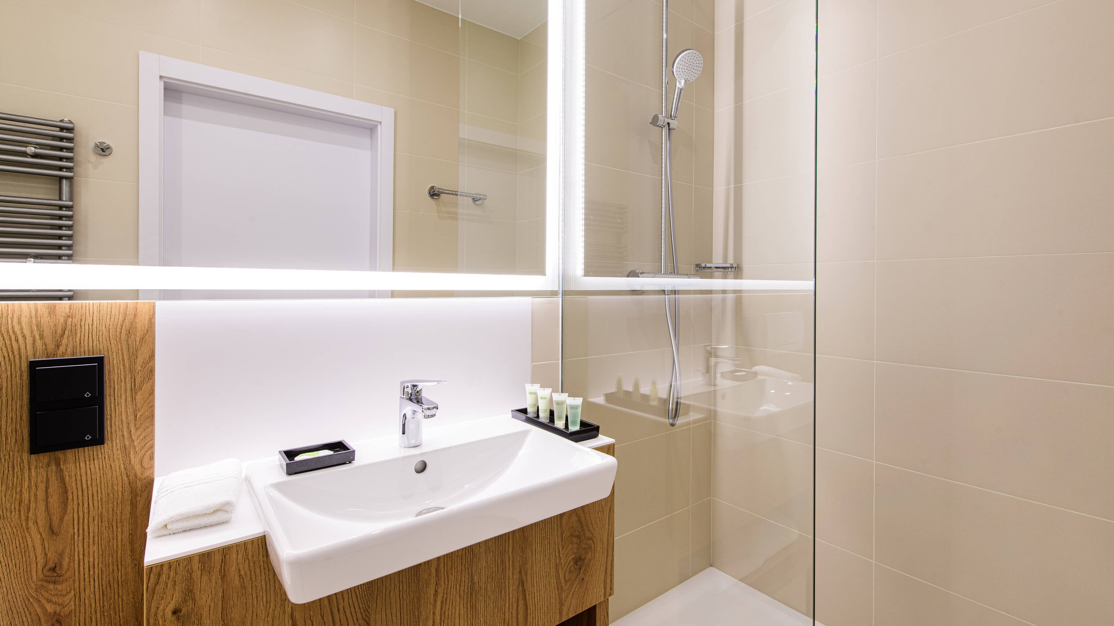 Deluxe room - Image 4