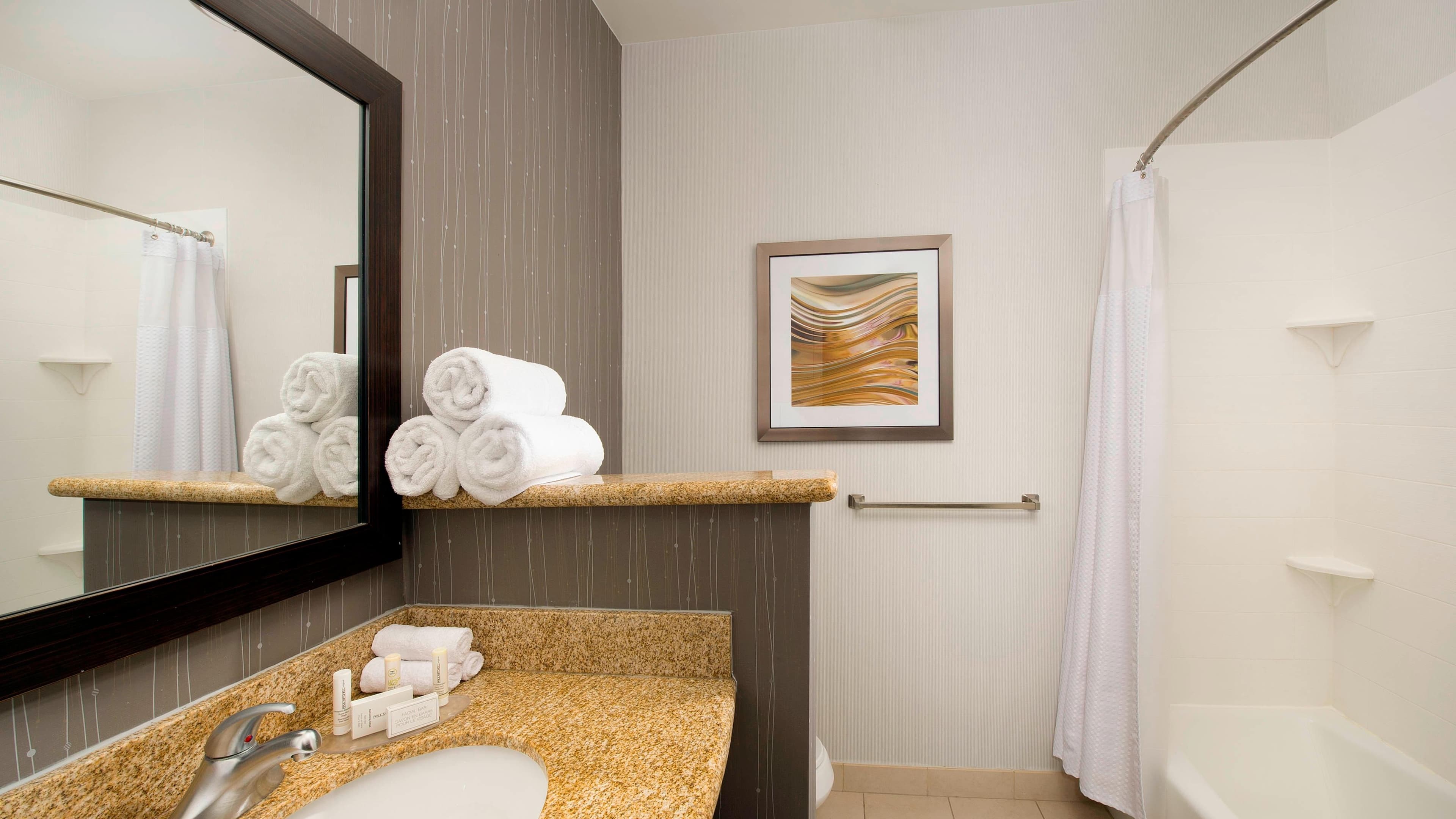 1 King Bed and Sofabed - Image 4