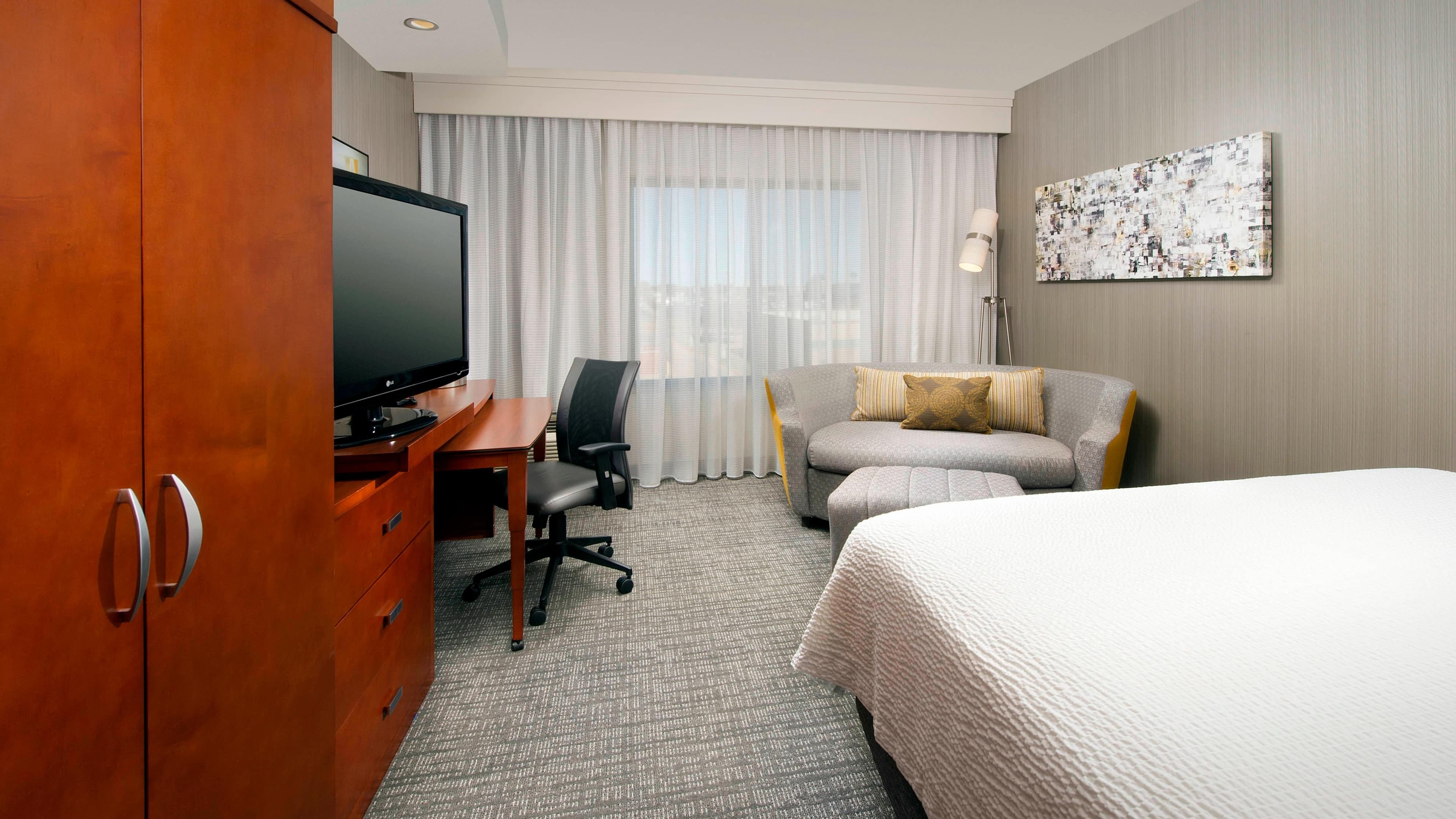 1 King Bed and Sofabed - Image 1