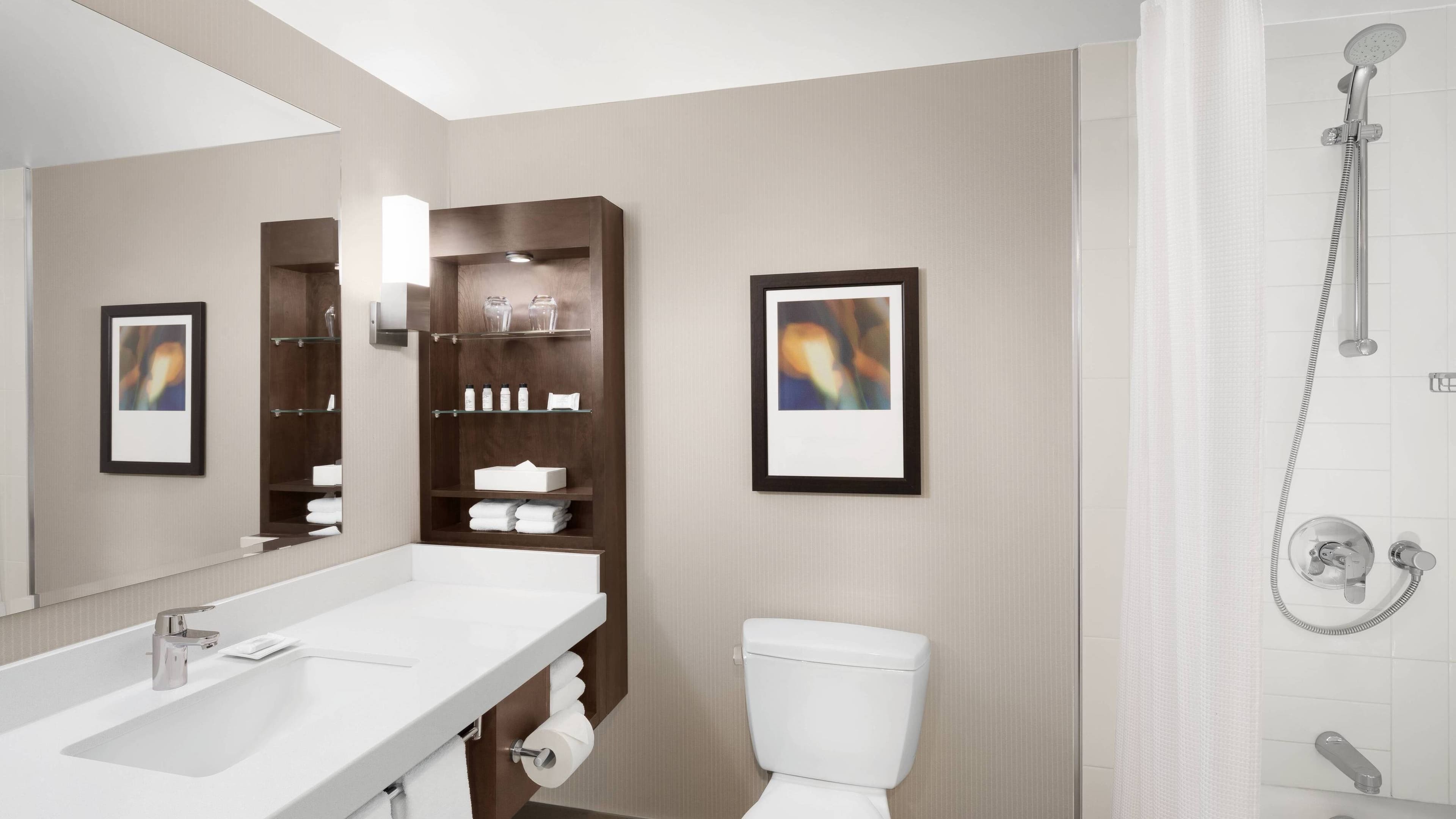 Deluxe Guest room - Image 5