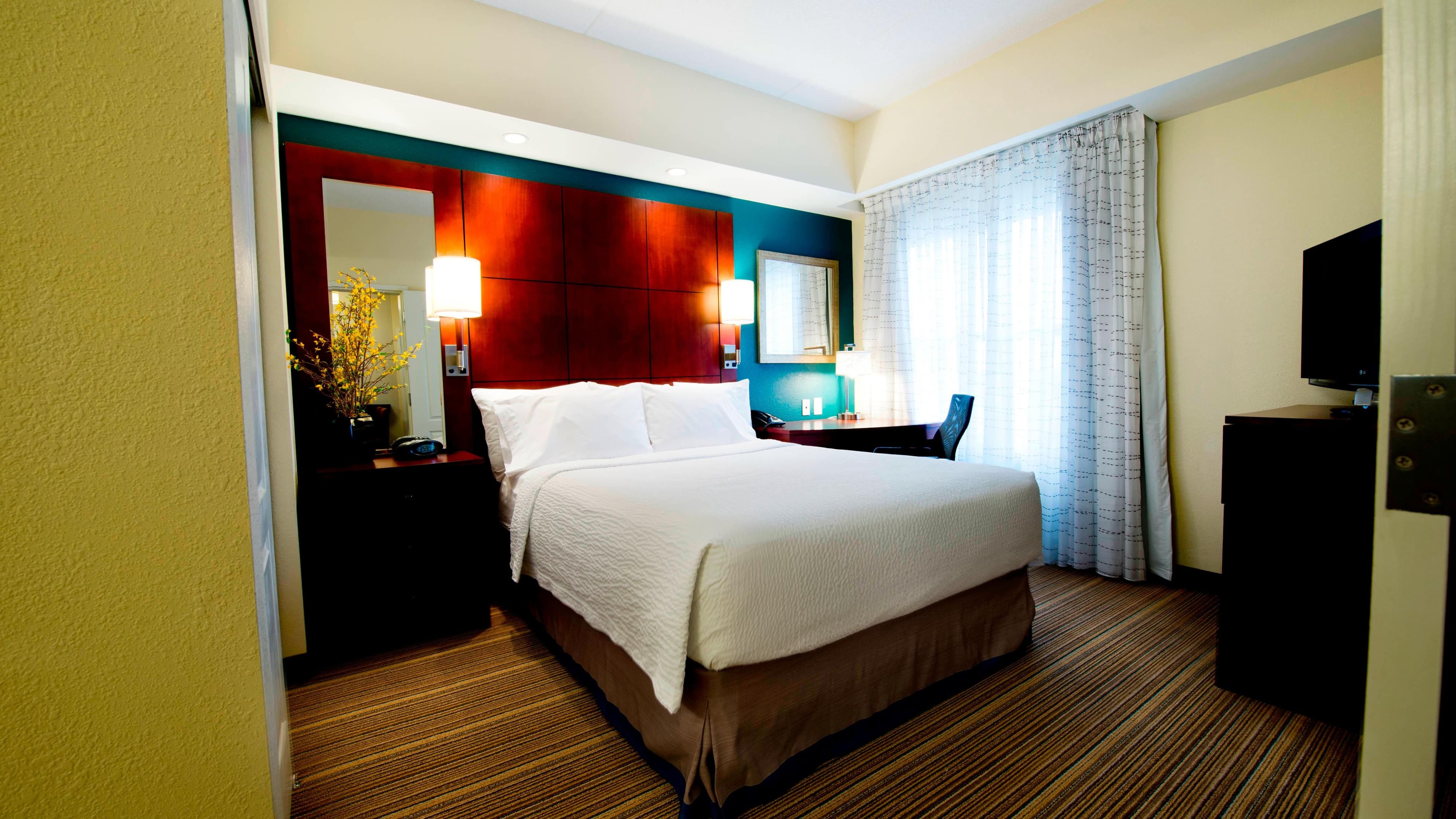 1 Bedroom Suite - Image 3