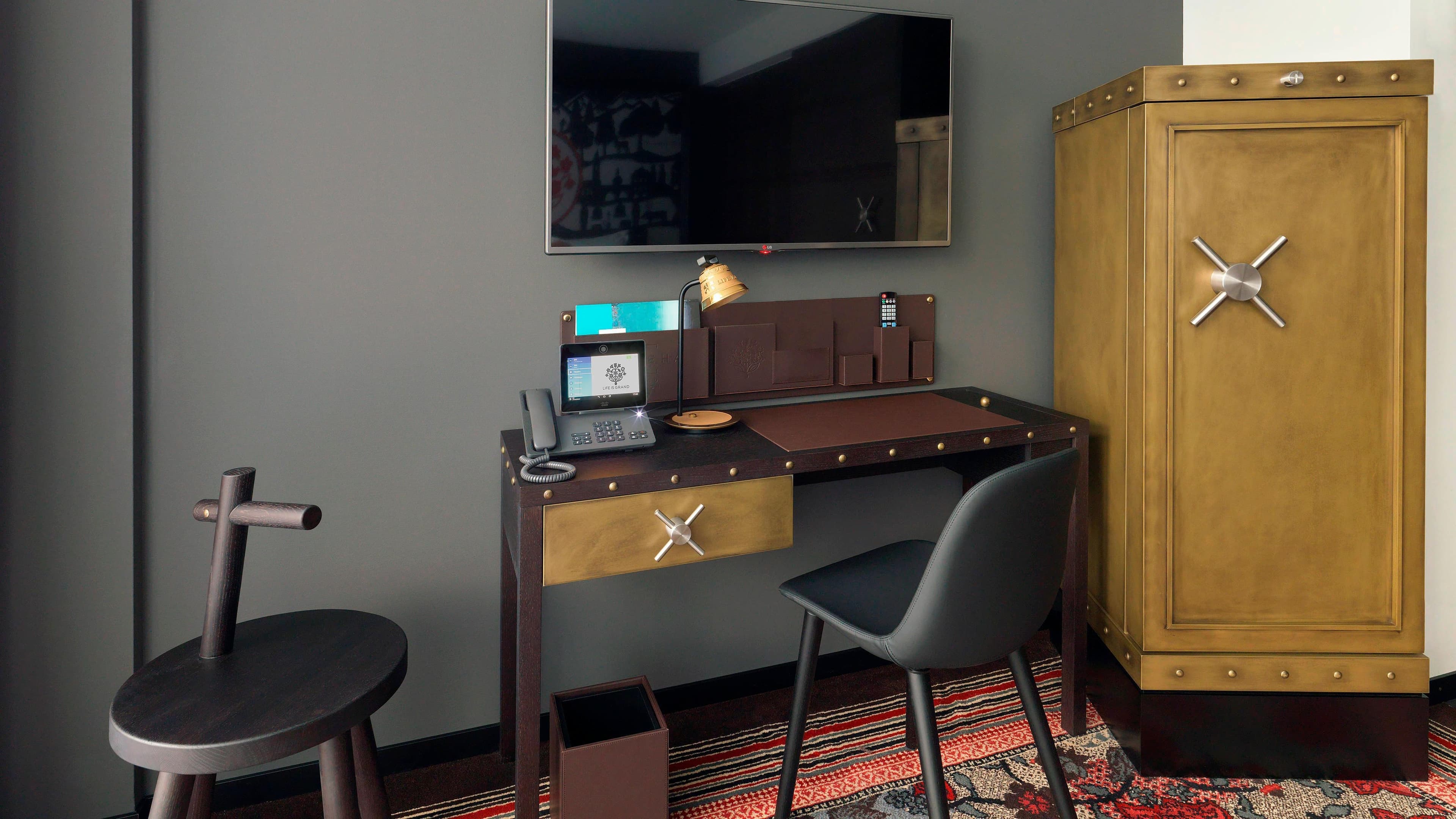 Premium Twin Room - Image 2