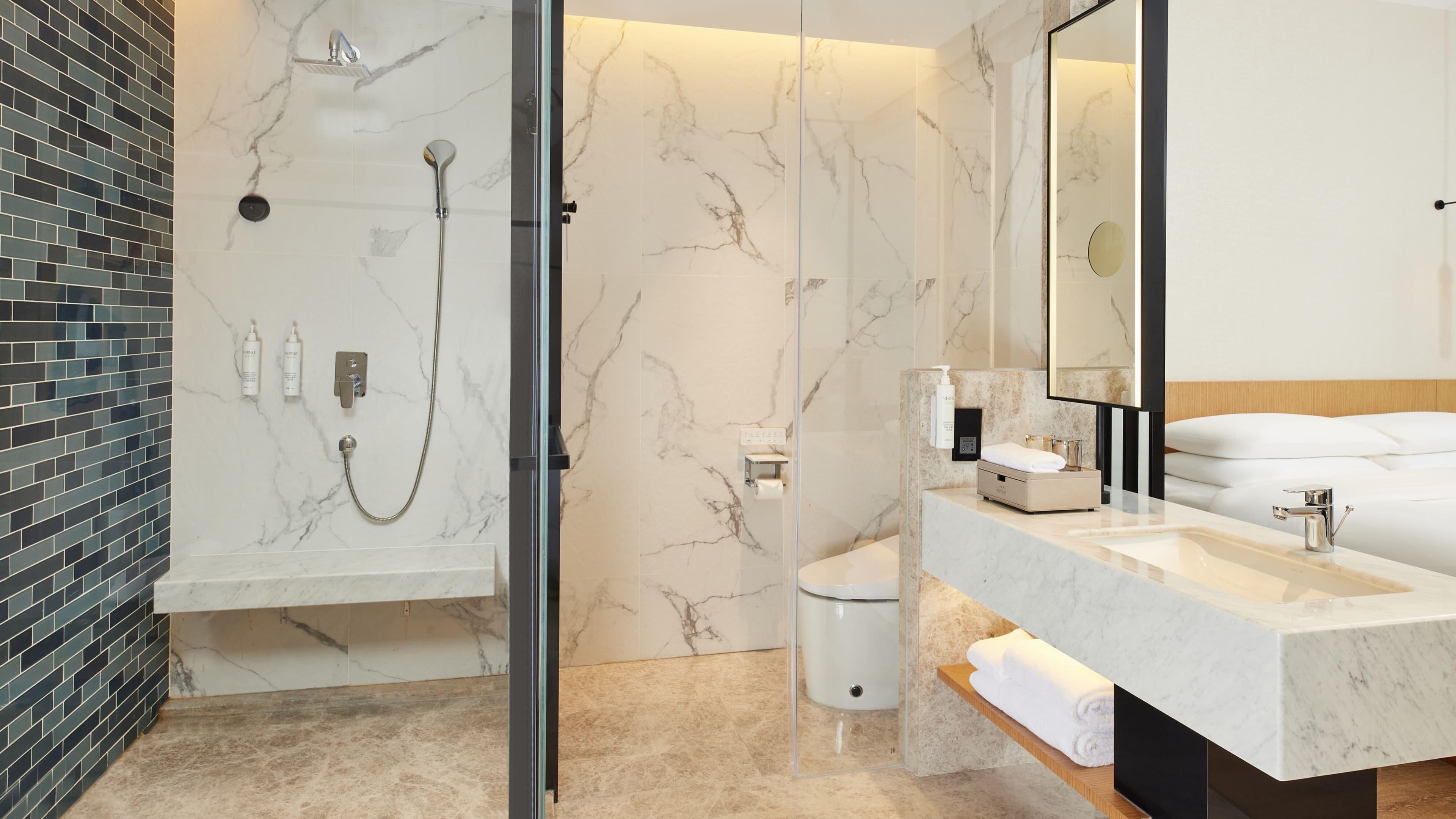 Business Room - Image 2