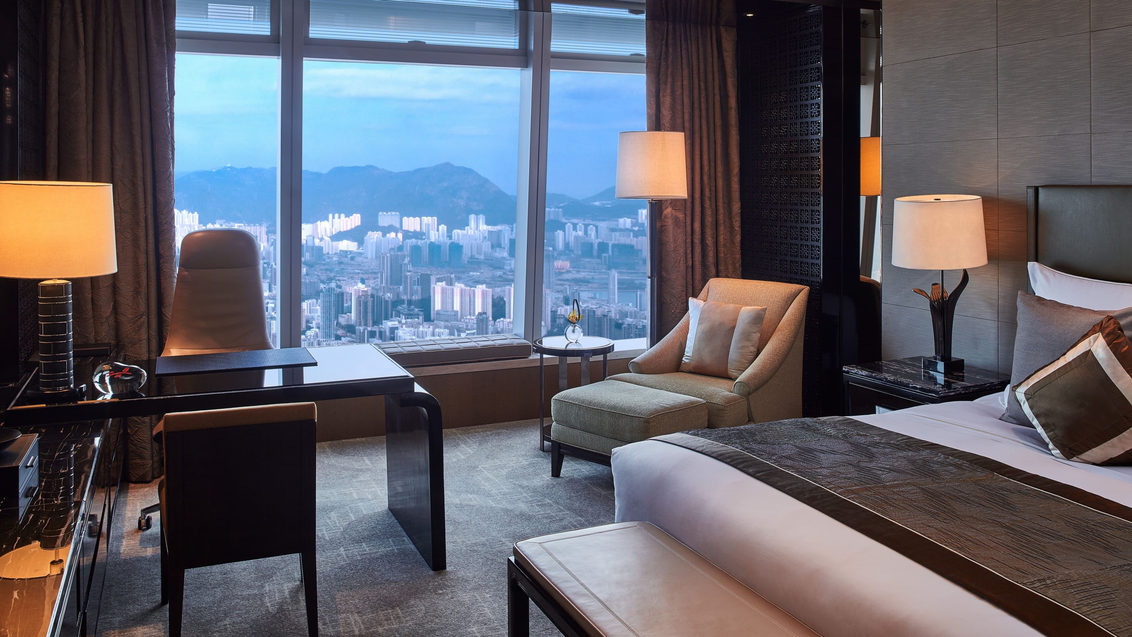 Deluxe Guest Room - Image 2