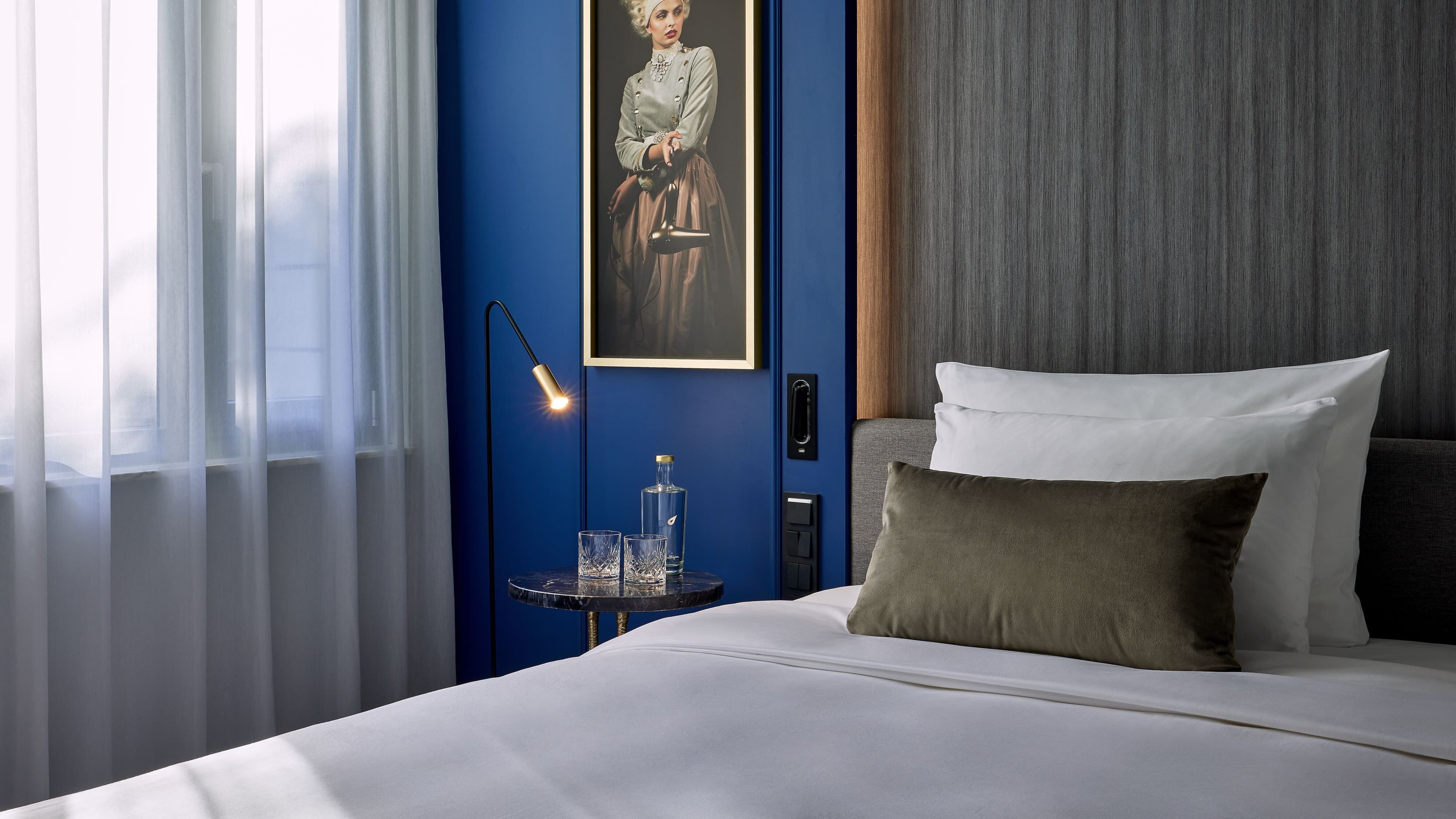 Luc Queen Room - Image 3