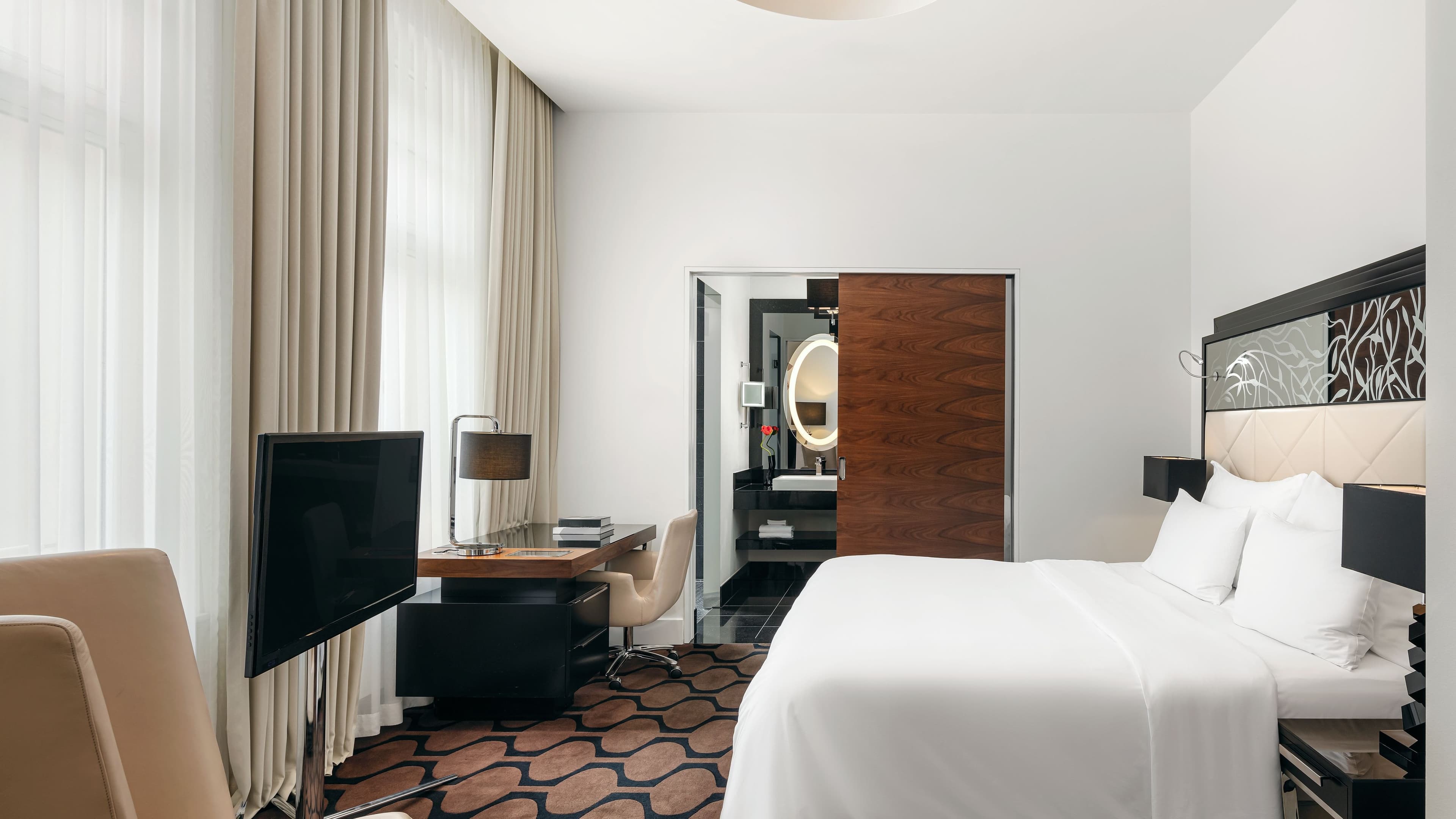 Deluxe room - Image 1